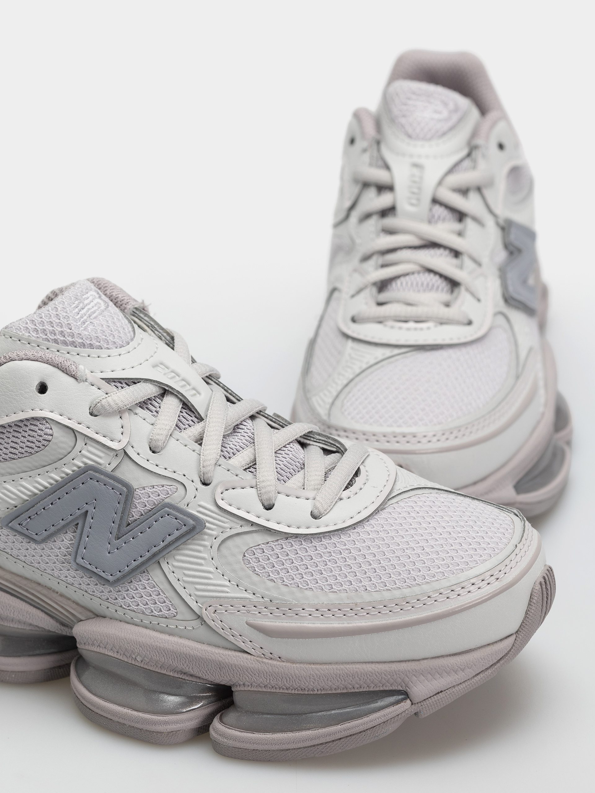 Boty New Balance 2000 (horizon grey/truffle salt)