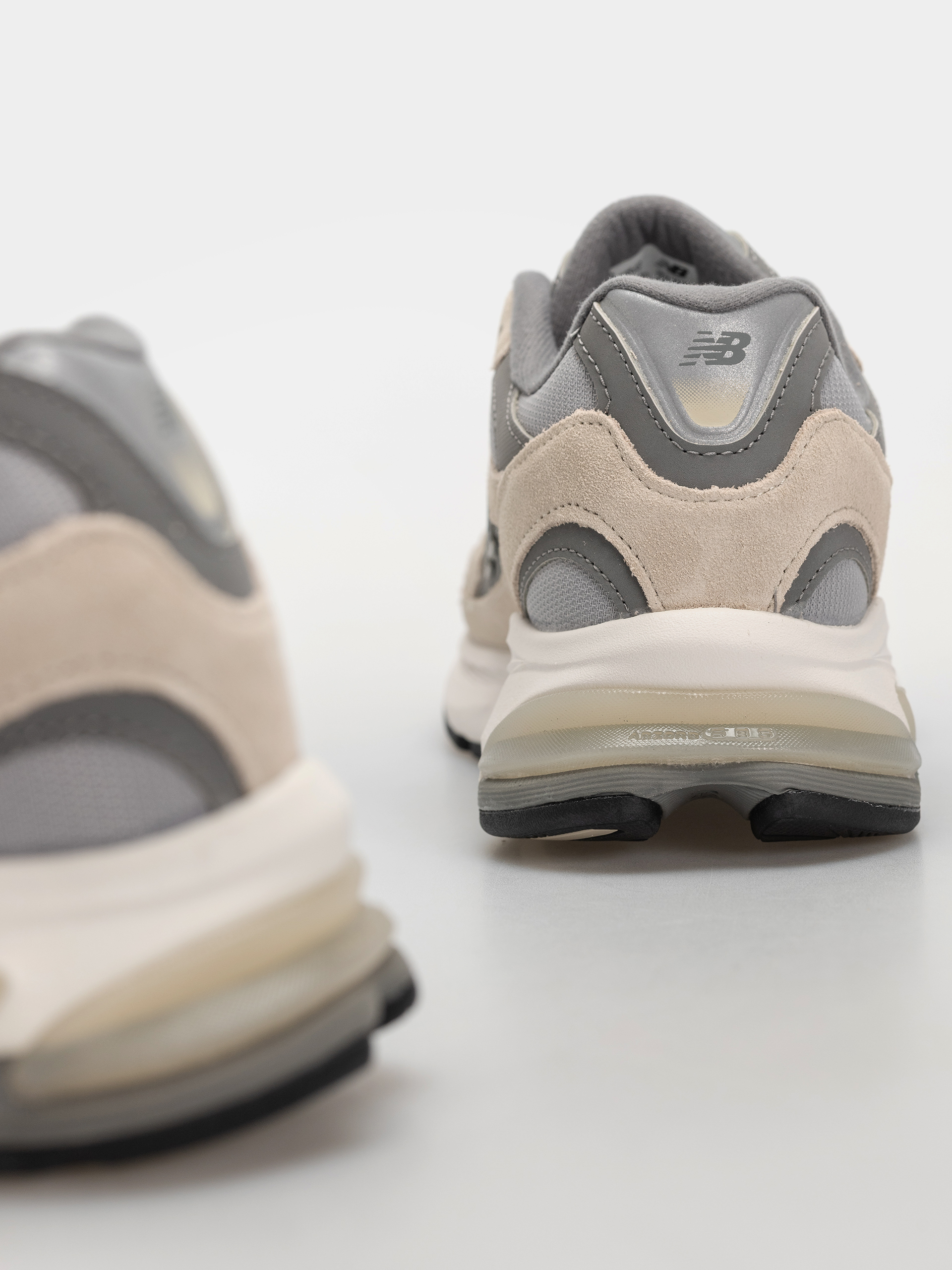 Boty New Balance 2010 (timberwolf/harbor grey)