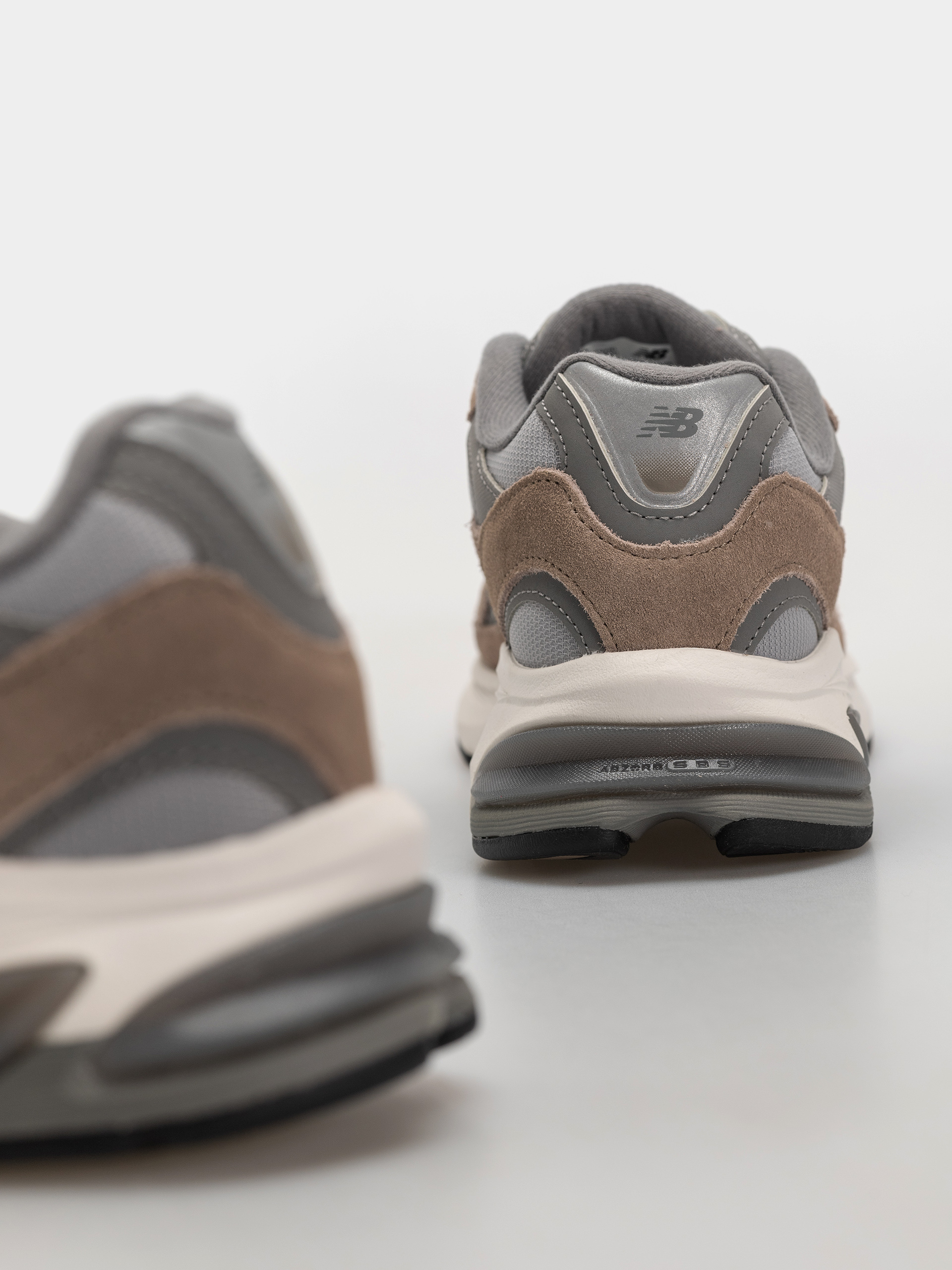 Boty New Balance 2010 (mushroom/harbor grey)