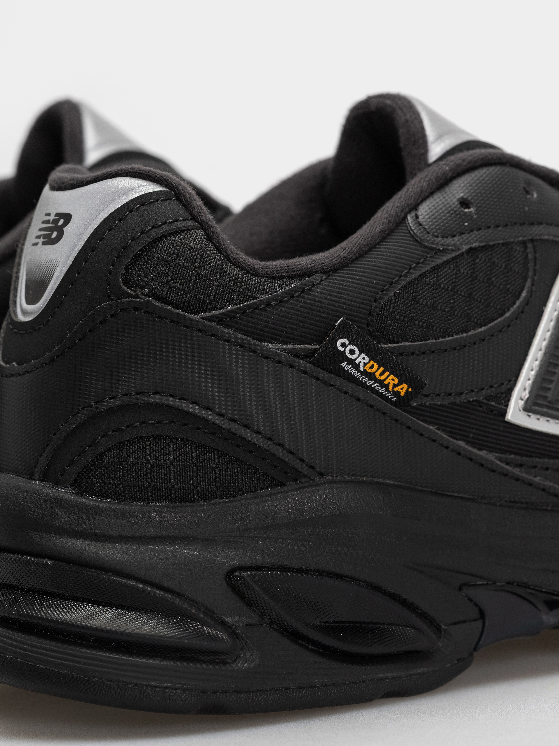 Boty New Balance 2010 (black/black)