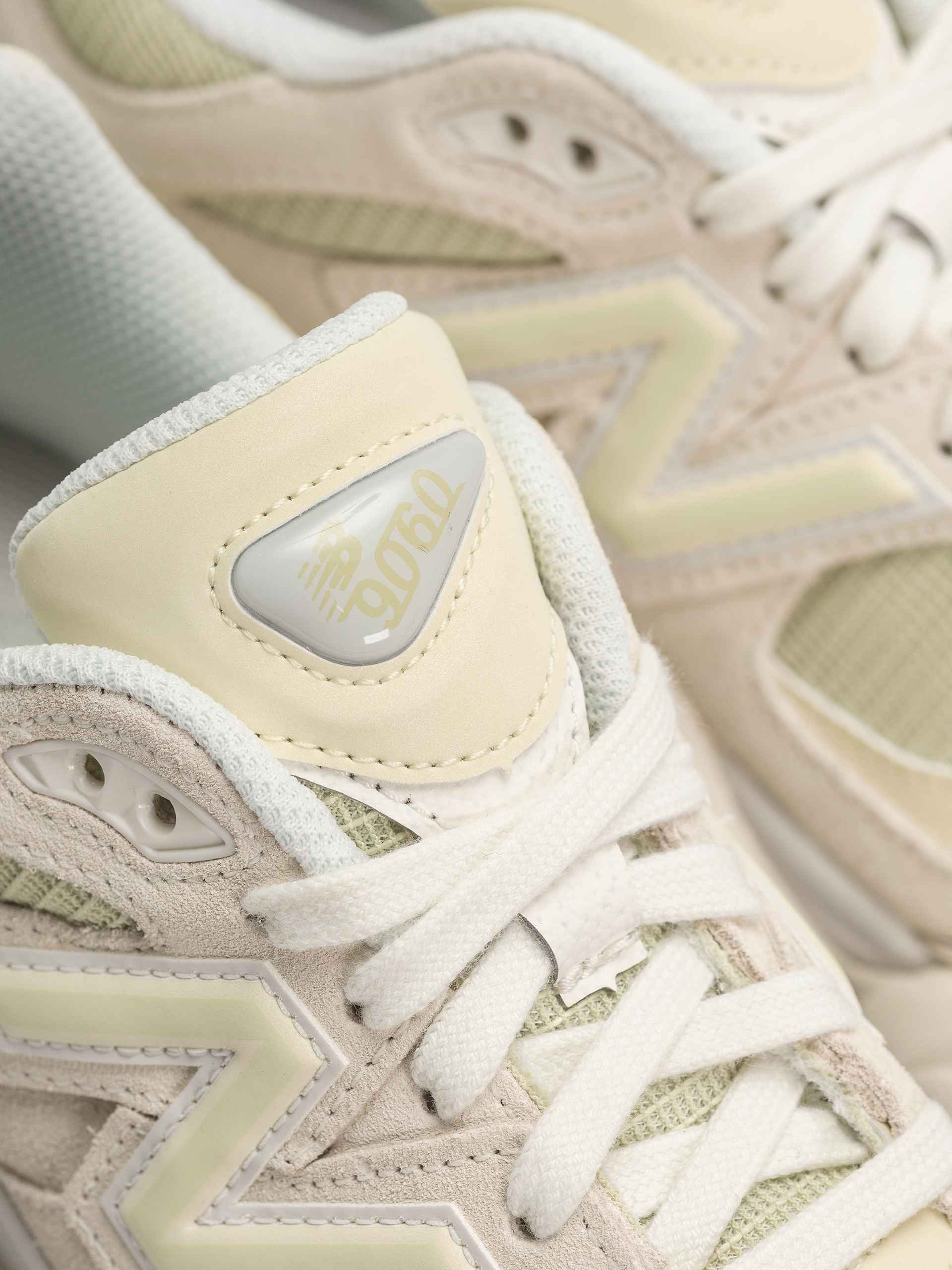 Boty New Balance 9060 (pistachio butter/angora)