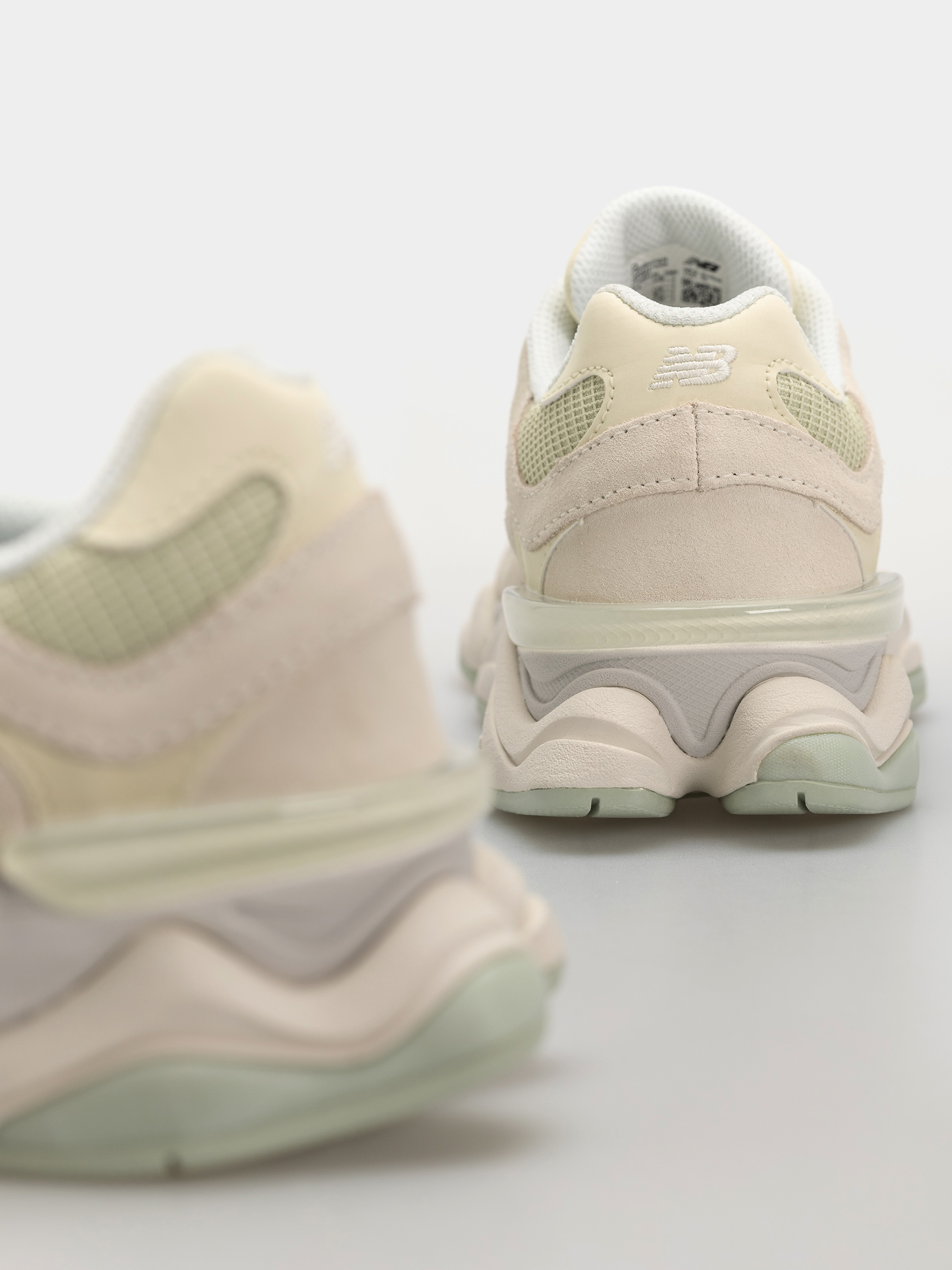 Boty New Balance 9060 (pistachio butter/angora)