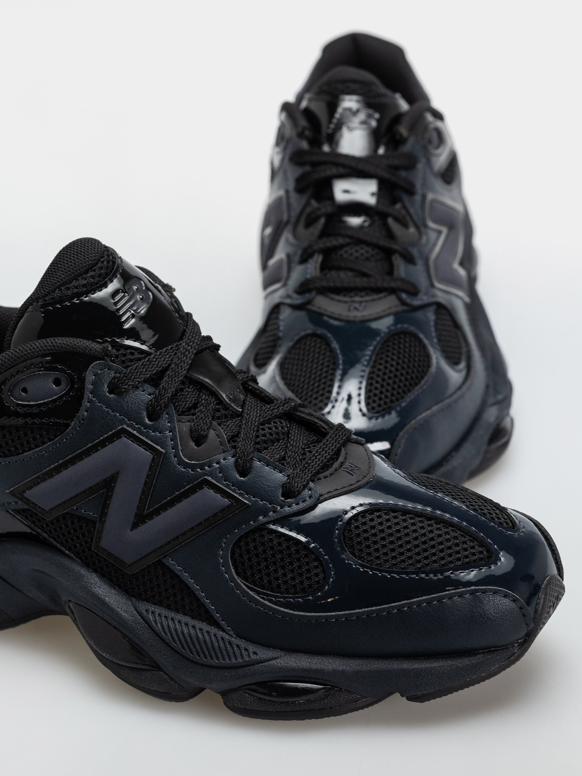 Boty New Balance 983 (black/dark night)