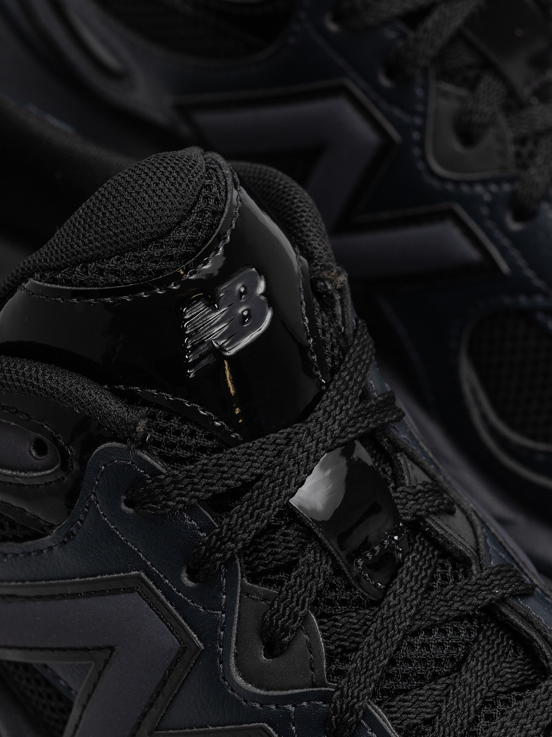 Boty New Balance 983 (black/dark night)