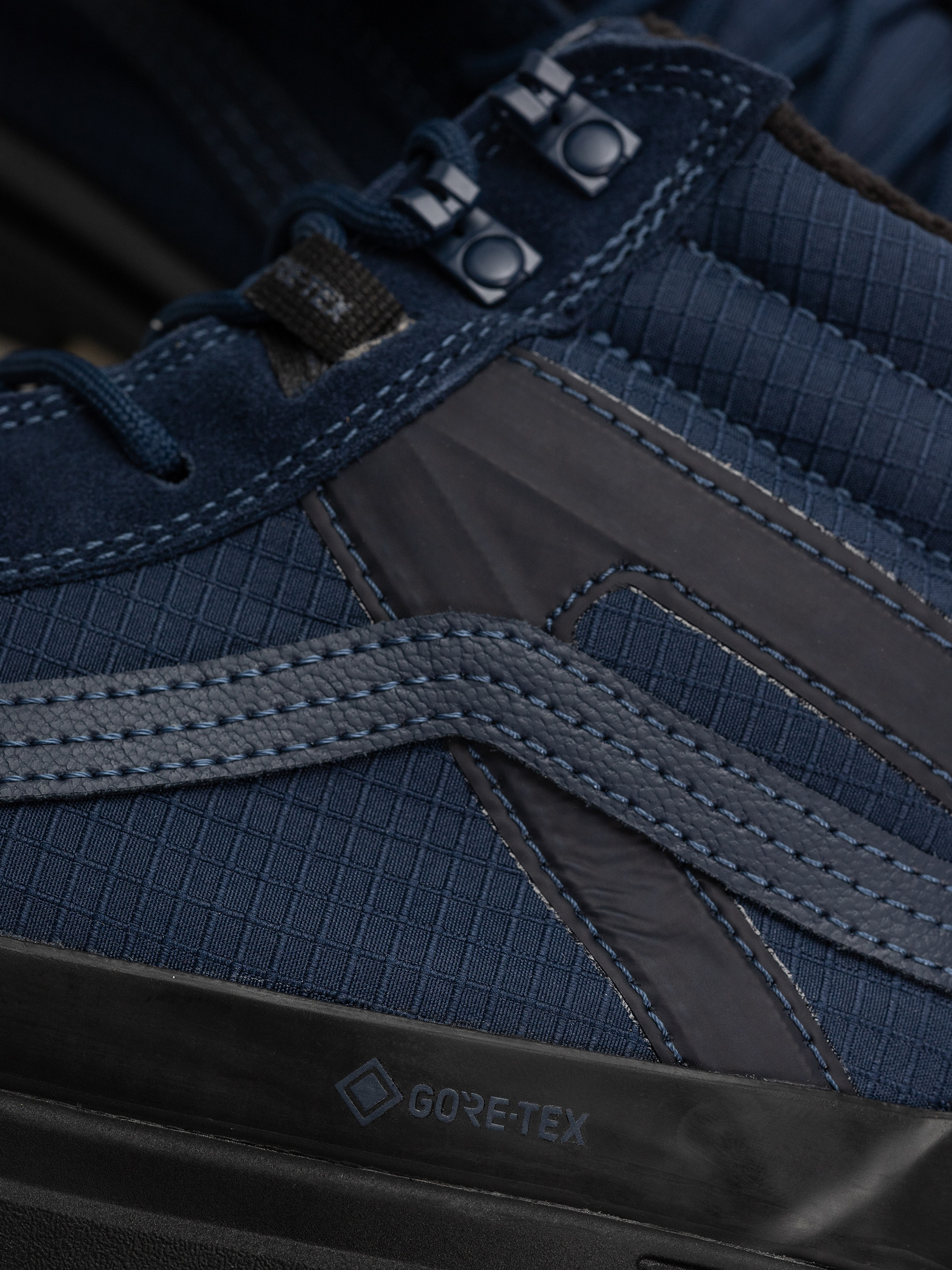 Boty Vans Sk8 Hi Gore Tex Insulated Mte (true navy)