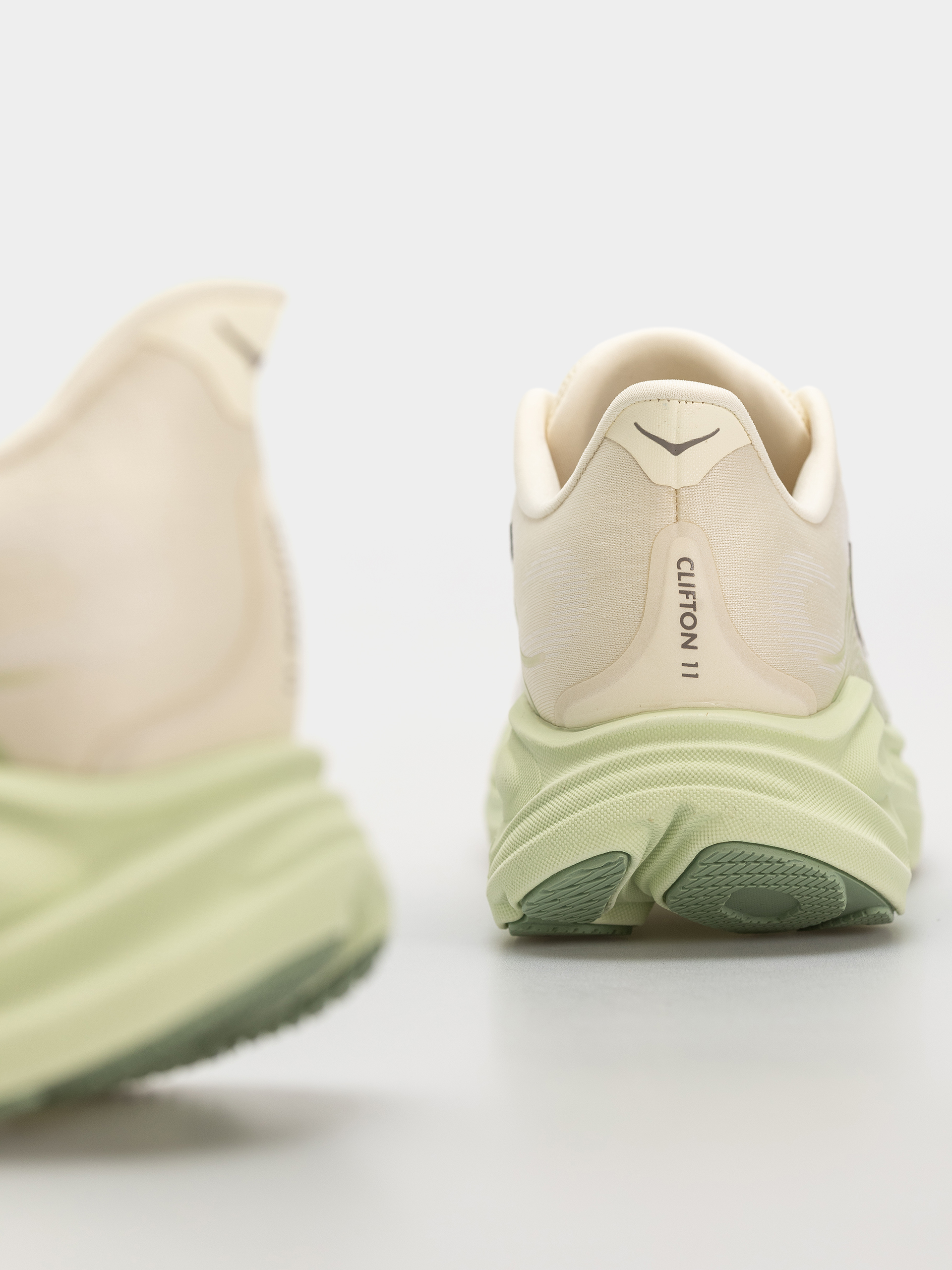 Boty Hoka Clifton 11 Wmn (alabaster/morning dew)