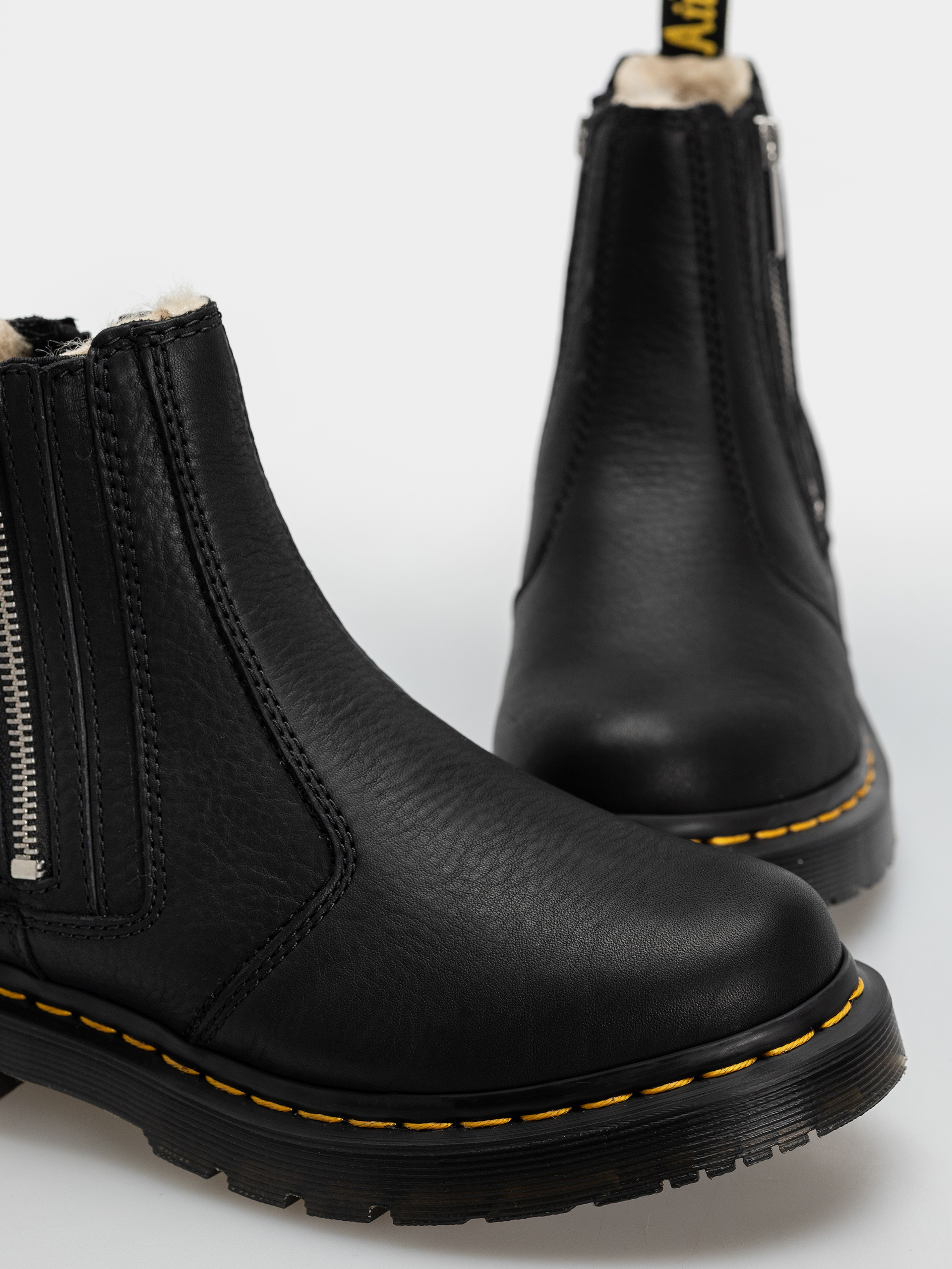 Boty Dr. Martens 2976 Alyson w Zips Wmn (black)