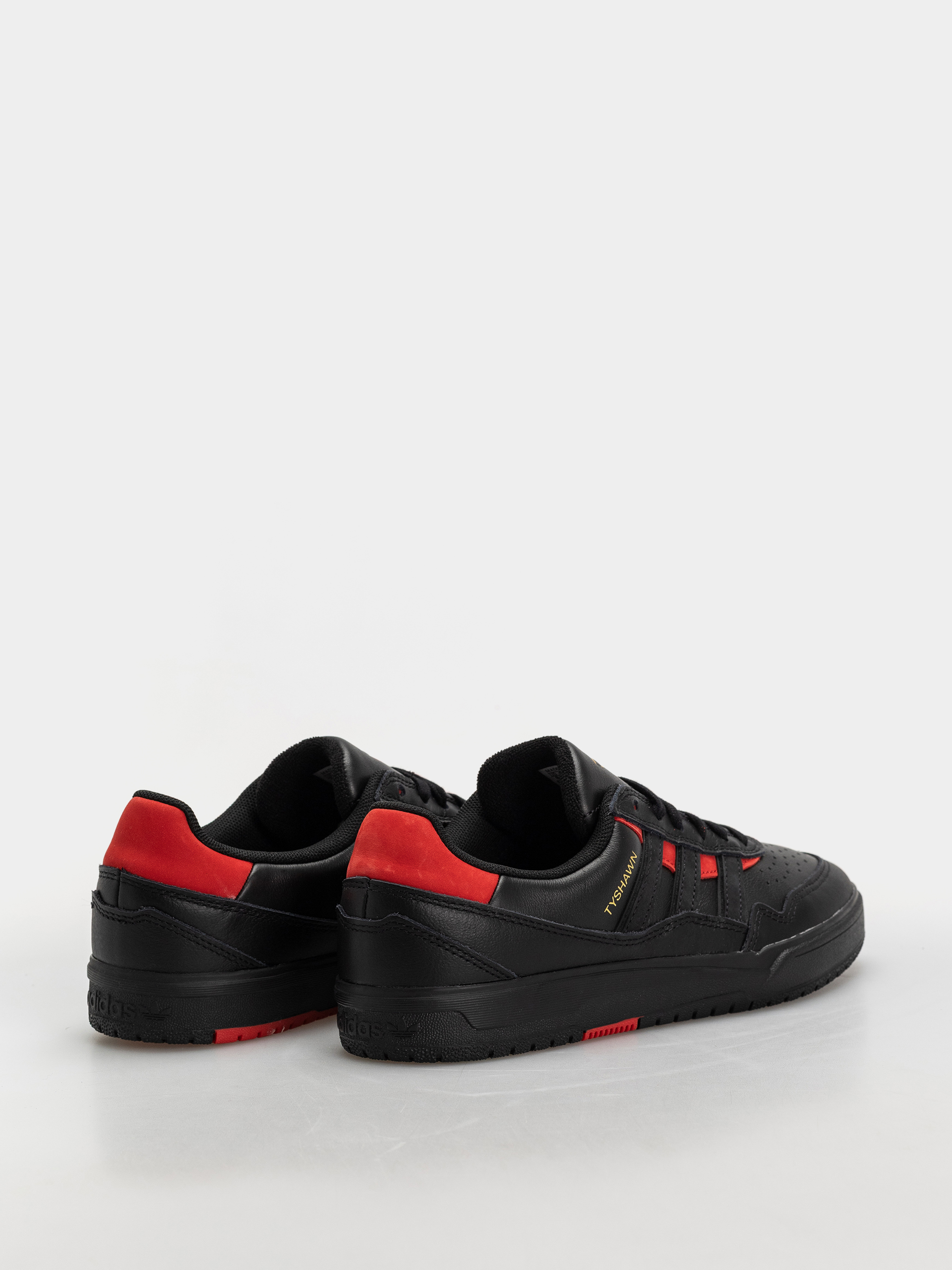 Boty adidas Tyshawn II (cblack/cblack/betsca)