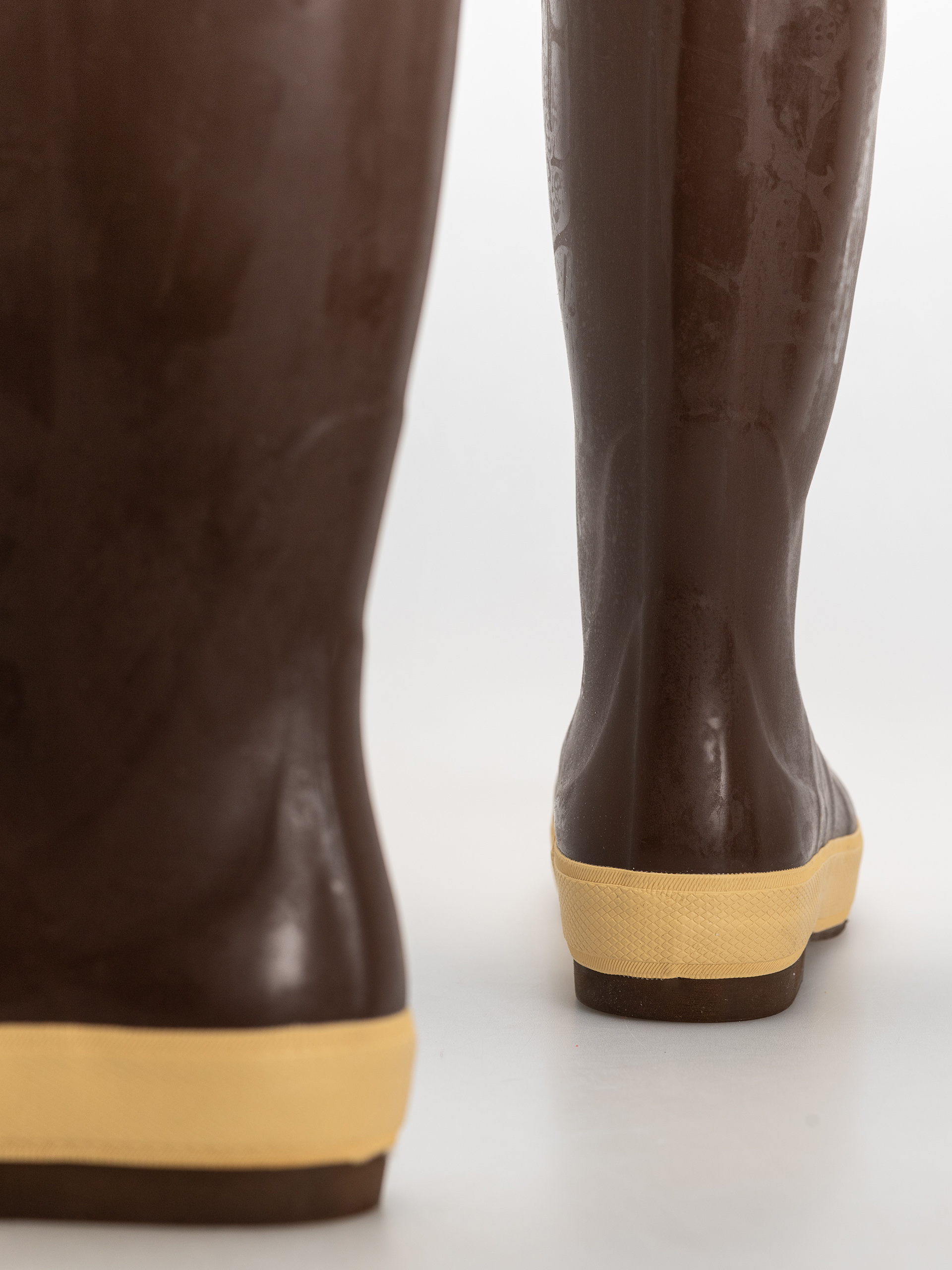 Boty Xtratuf Salmon Sisters 15 Legacy Boot Wmn (chocolate octopus)