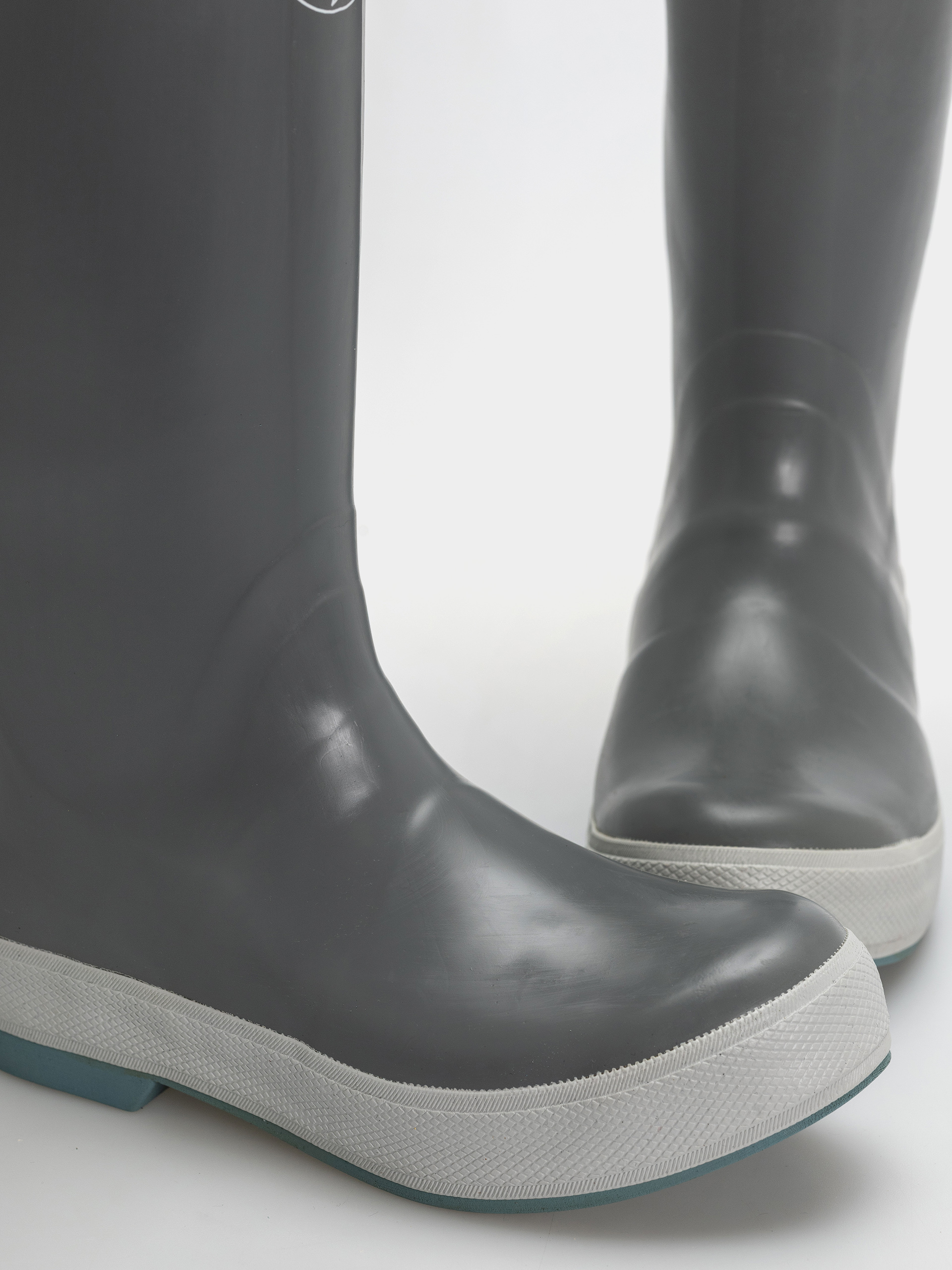 Boty Xtratuf Salmon Sisters 15 Legacy Boot Wmn (grey sand dollar)