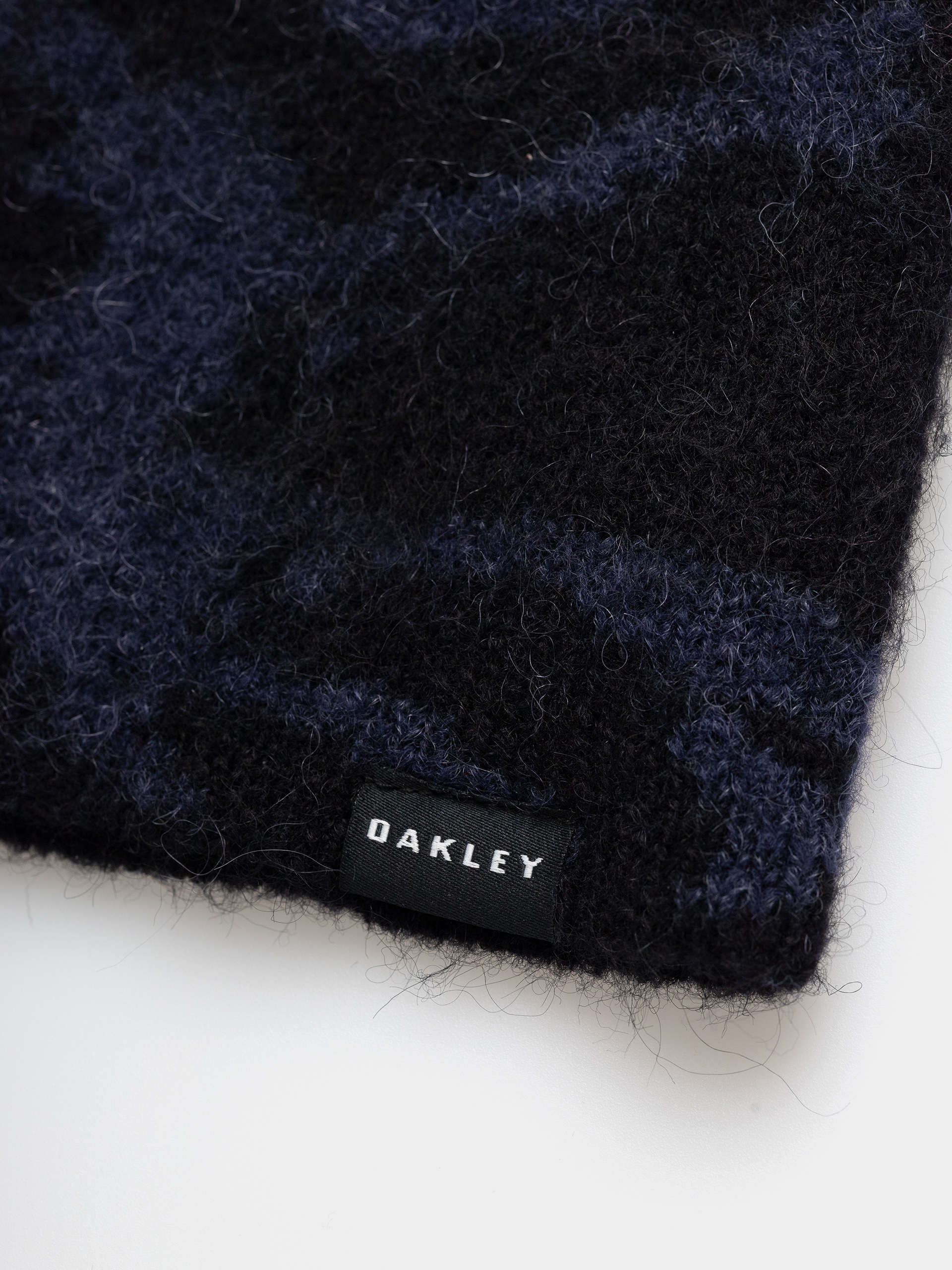 Čepice Oakley Brushed Graphic (pitch black/graphite)