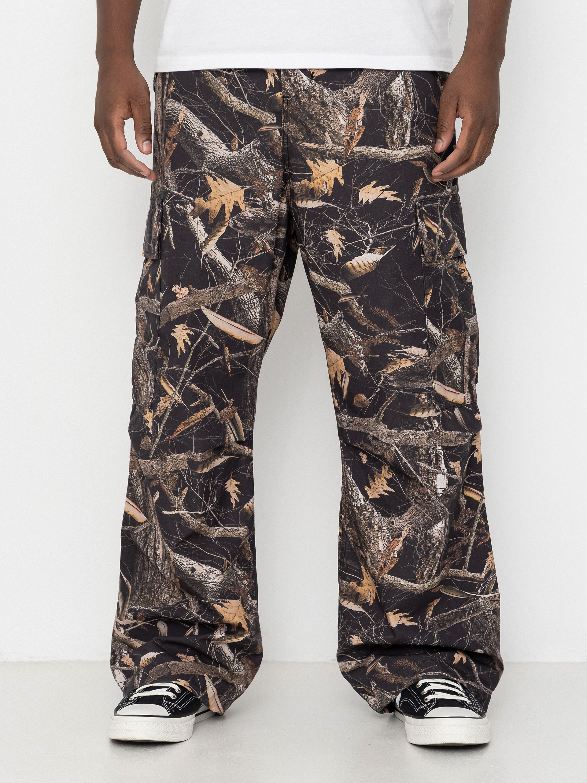 Kalhoty Carhartt WIP Osborn Cargo (camo feather tree black/rinsed)