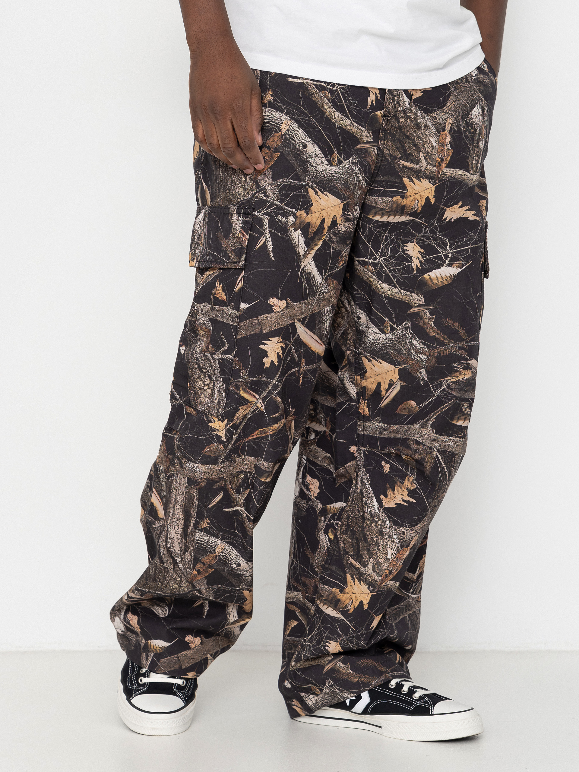 Kalhoty Carhartt WIP Osborn Cargo (camo feather tree black/rinsed)