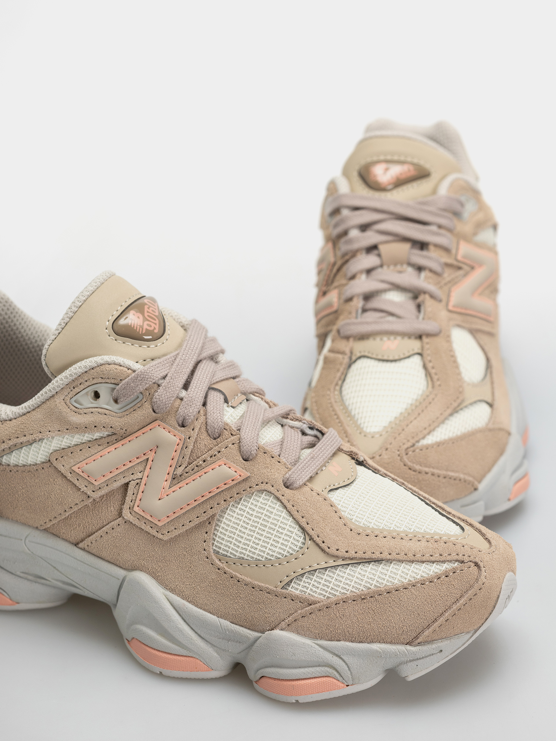 Boty New Balance 9060 JR (mindful grey/pink lemonade)