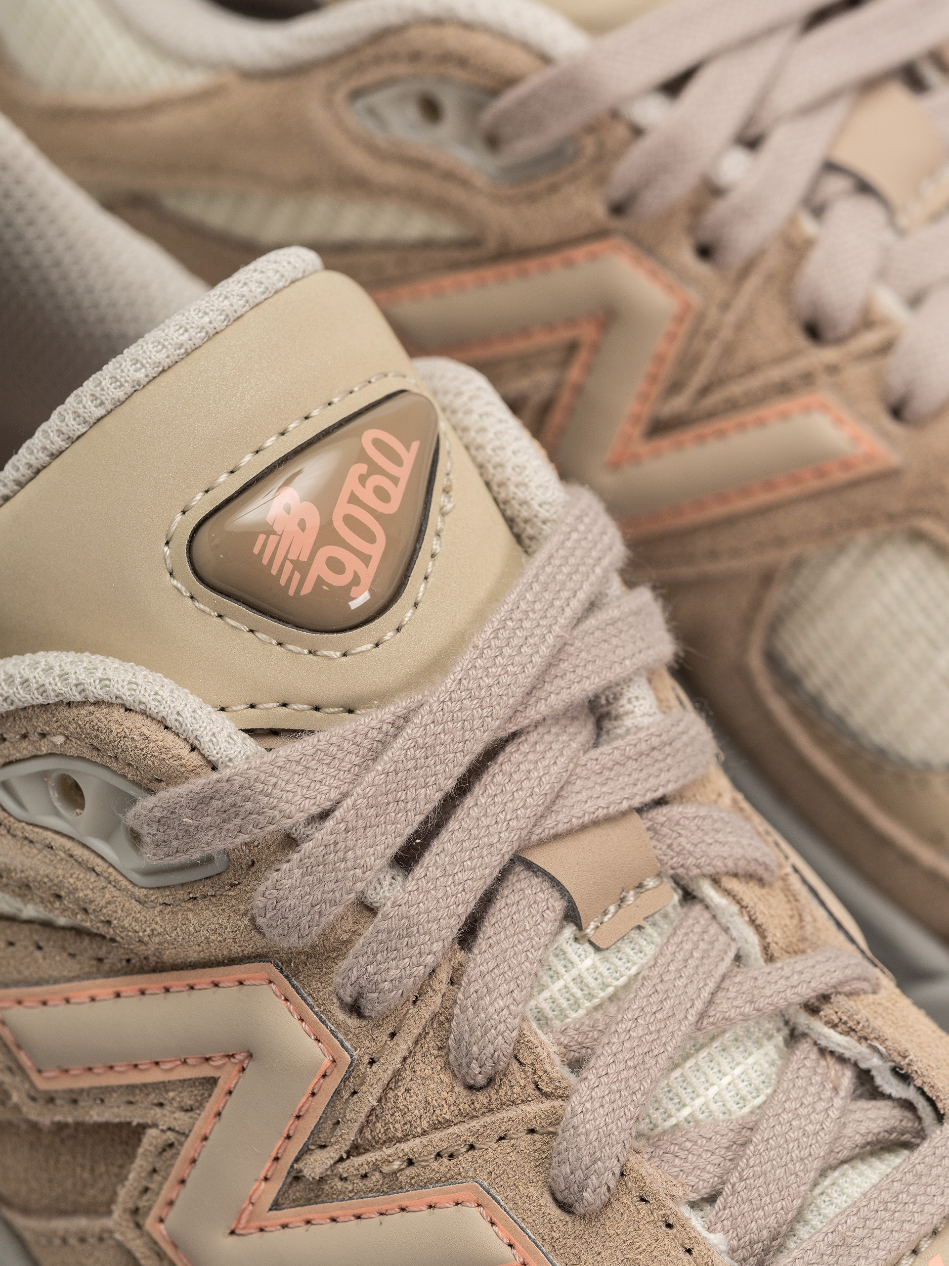 Boty New Balance 9060 JR (mindful grey/pink lemonade)