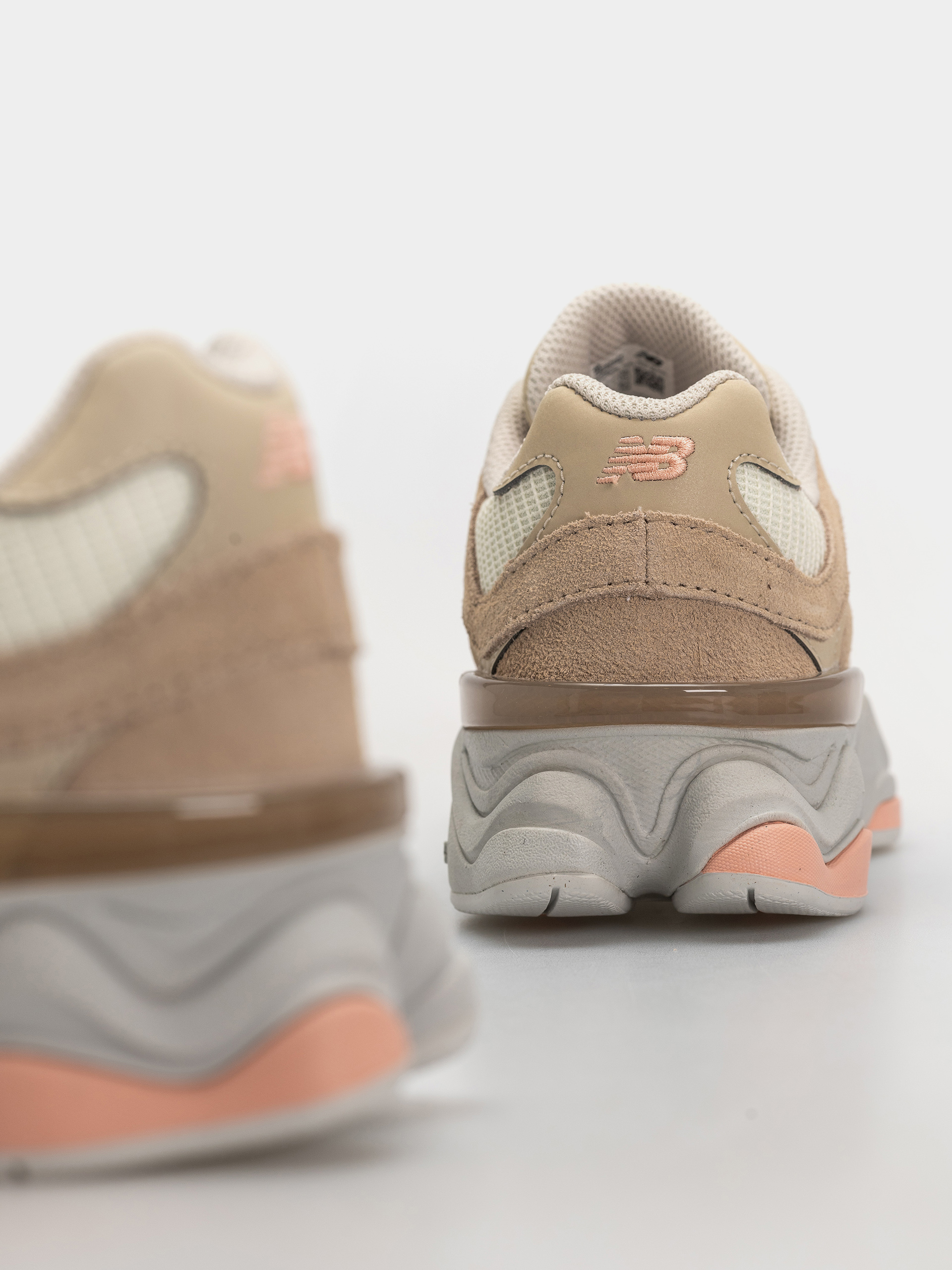 Boty New Balance 9060 JR (mindful grey/pink lemonade)
