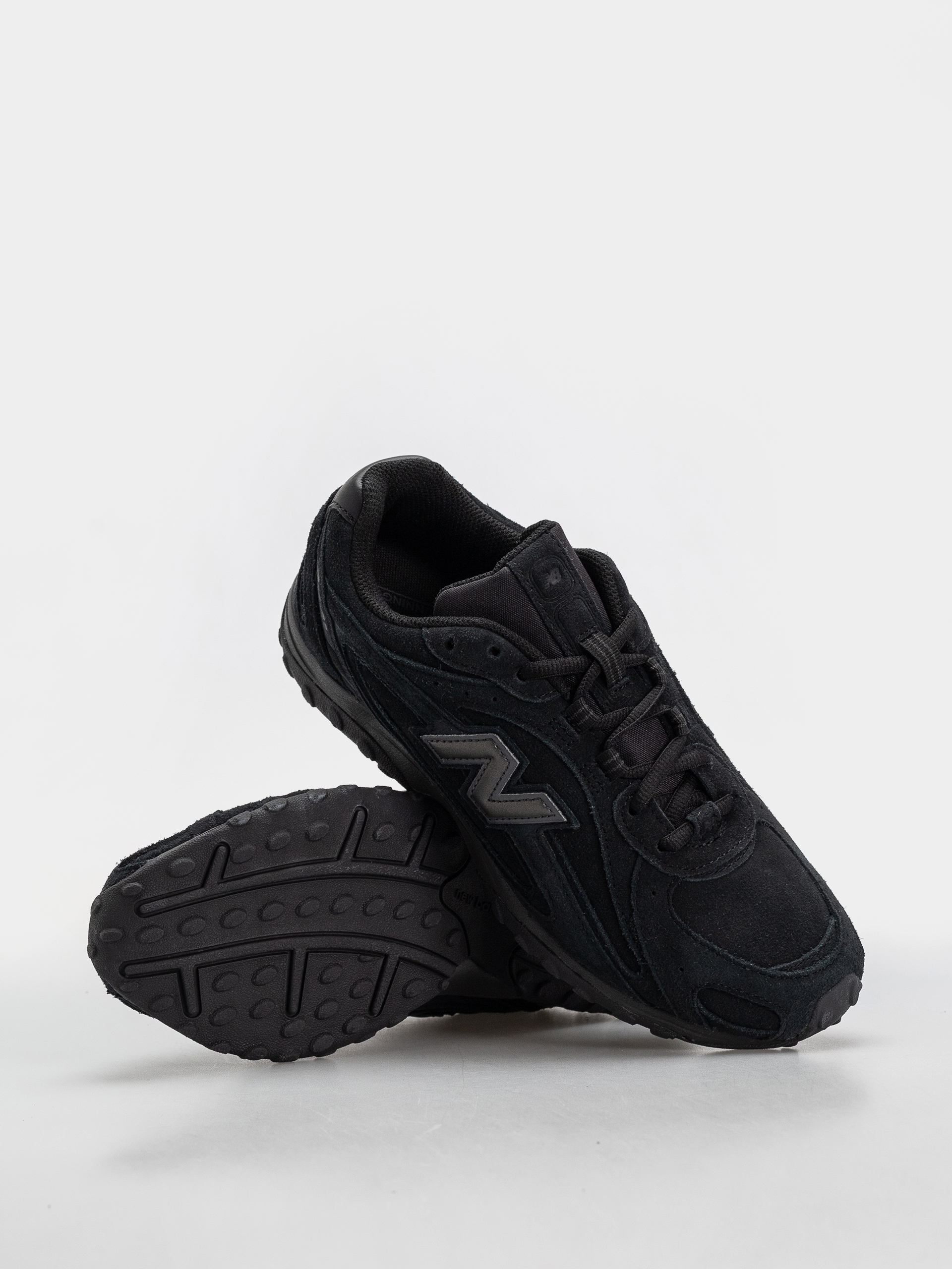 Boty New Balance 204L (black/black cement)