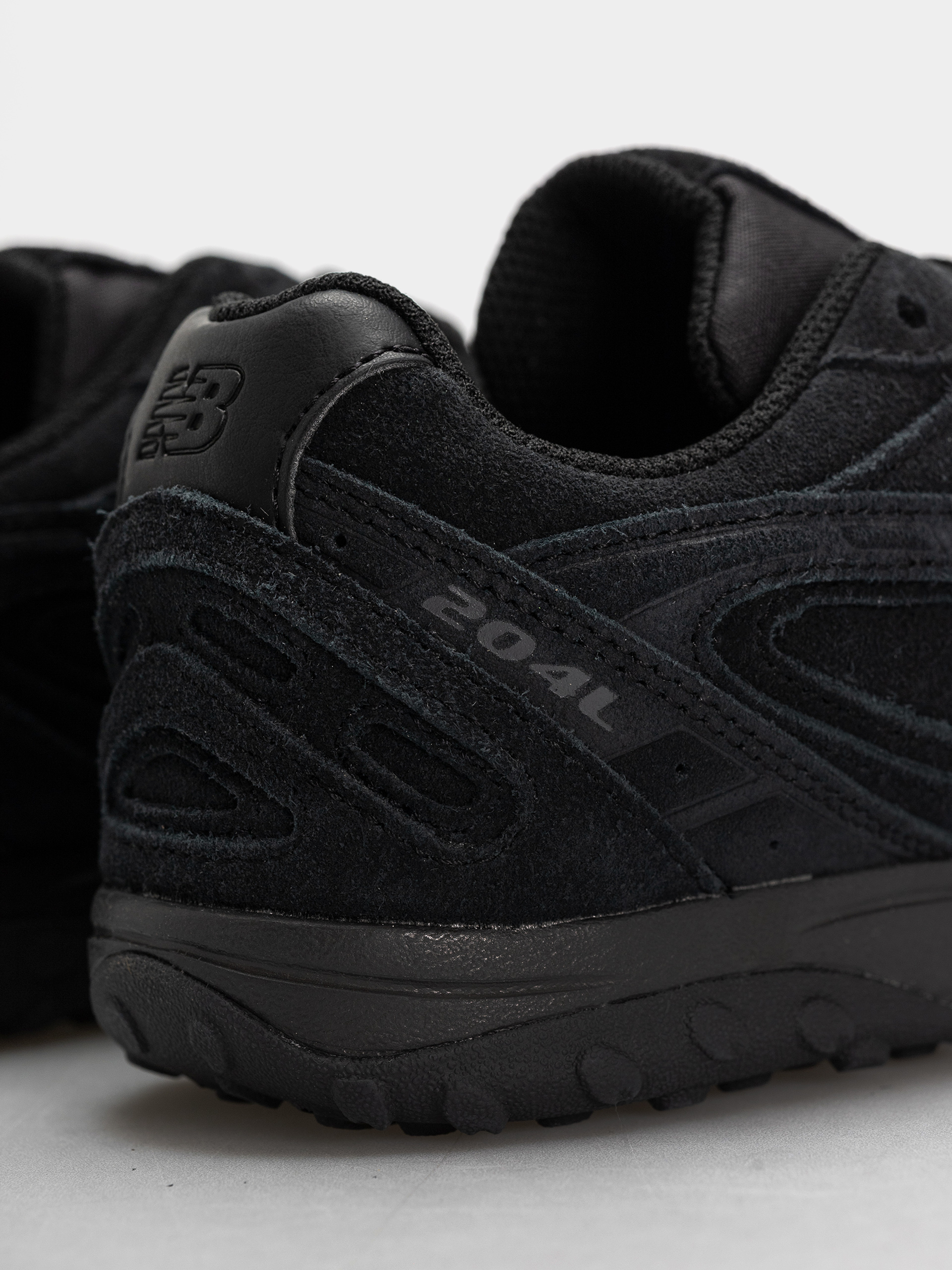 Boty New Balance 204L (black/black cement)