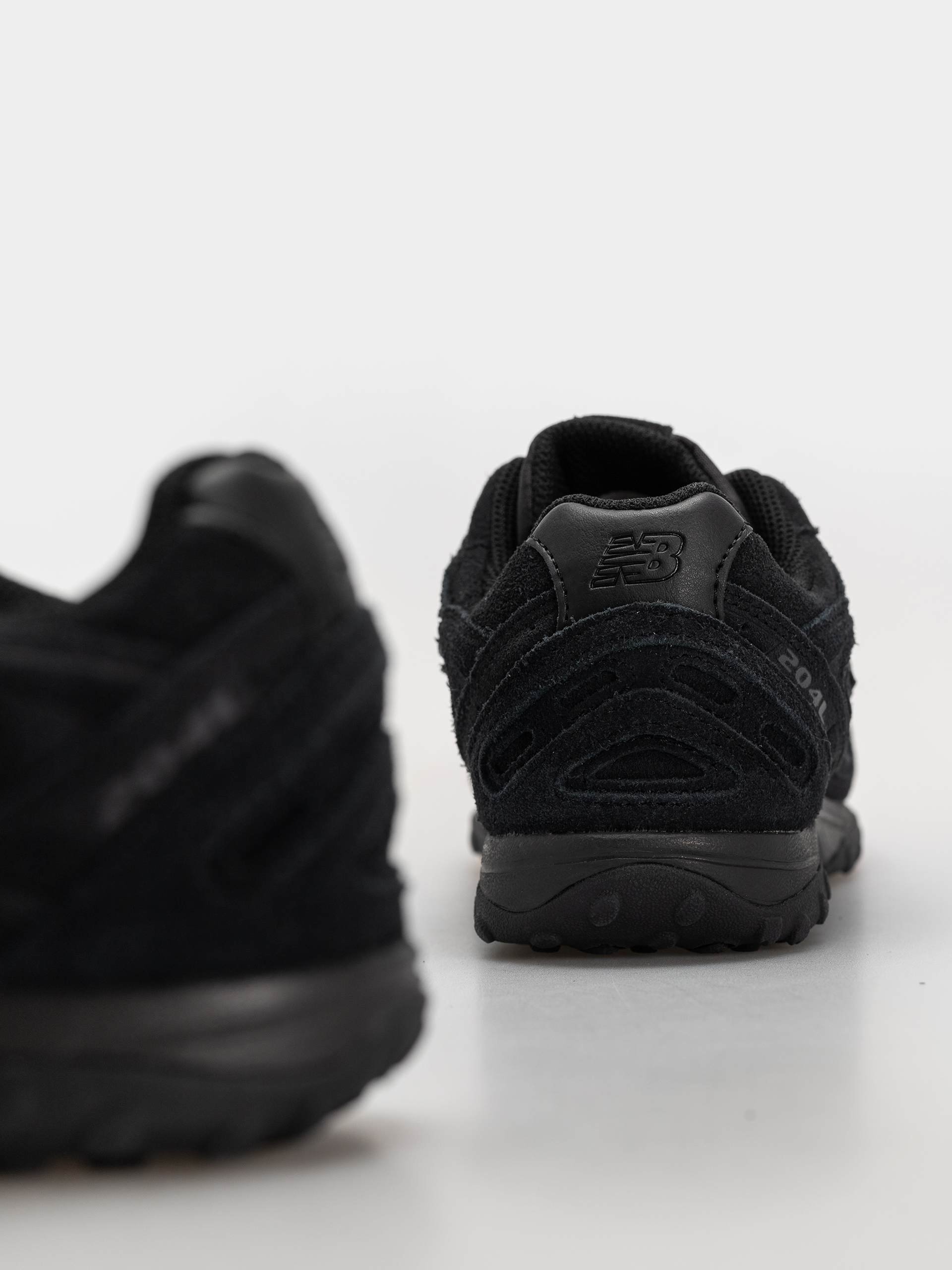 Boty New Balance 204L (black/black cement)
