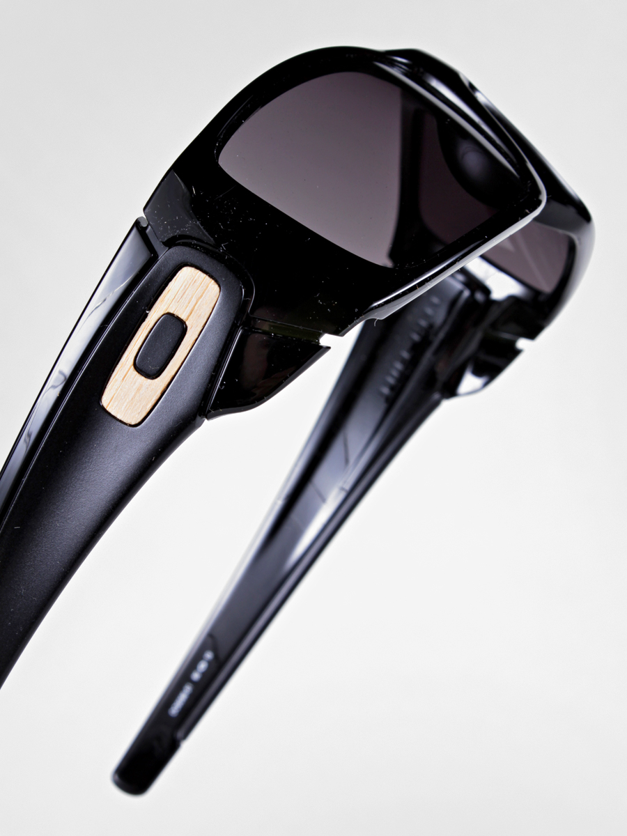Sluneční brýle Oakley  Fuel Cell (polished black/warm grey)