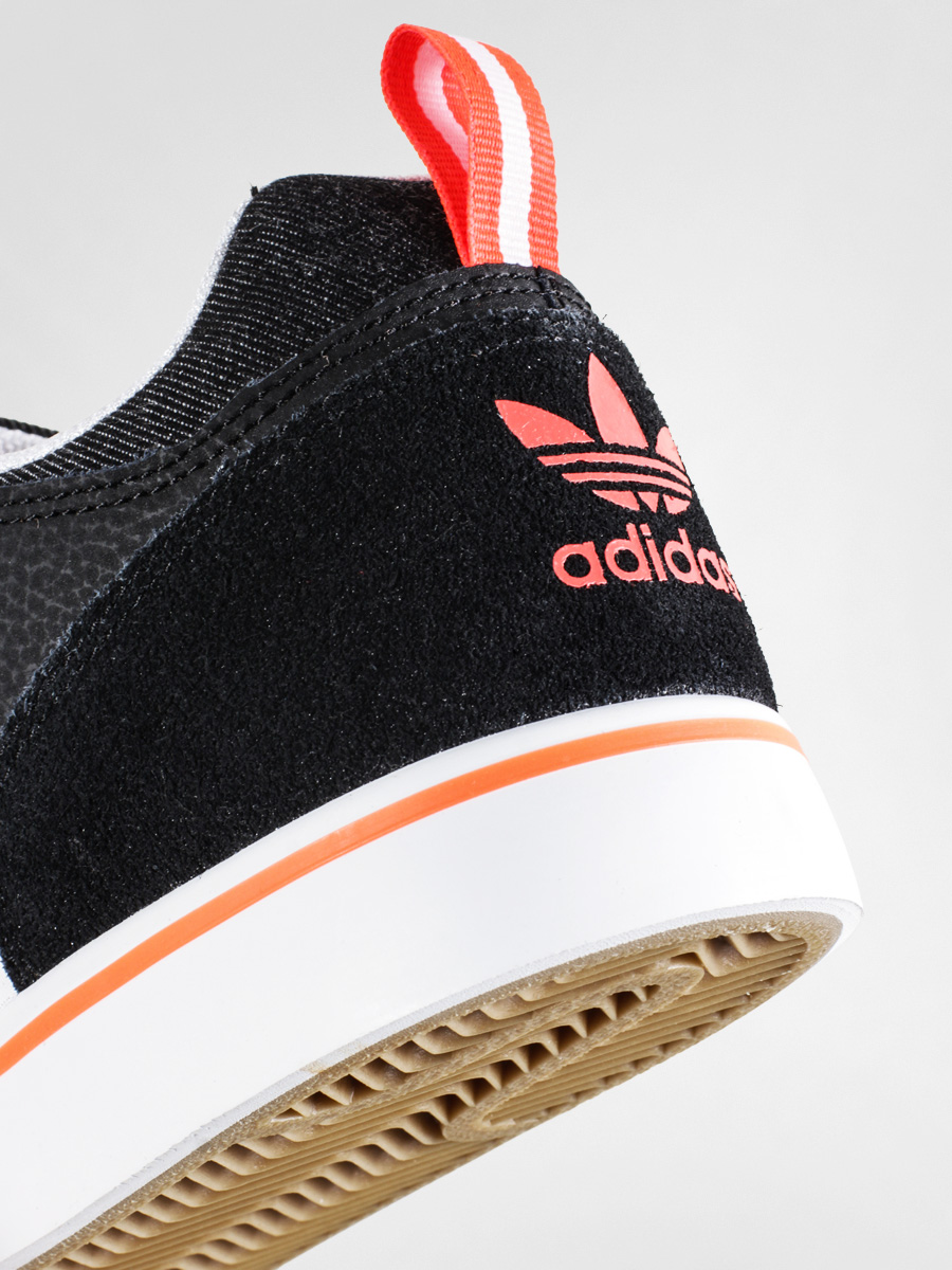 Boty adidas Varial 2 Low (cblack/ftwwht/solred)