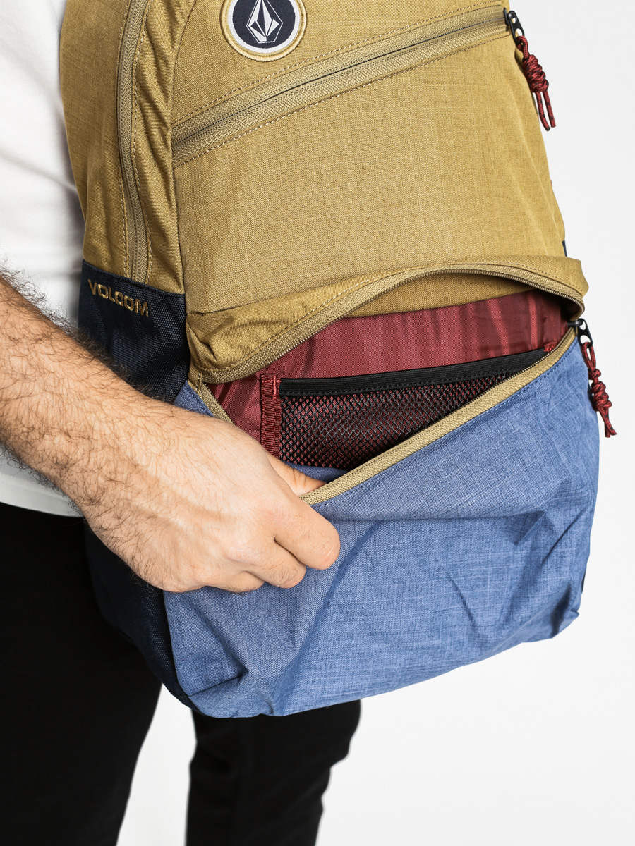 Batoh Volcom Academy (dka)