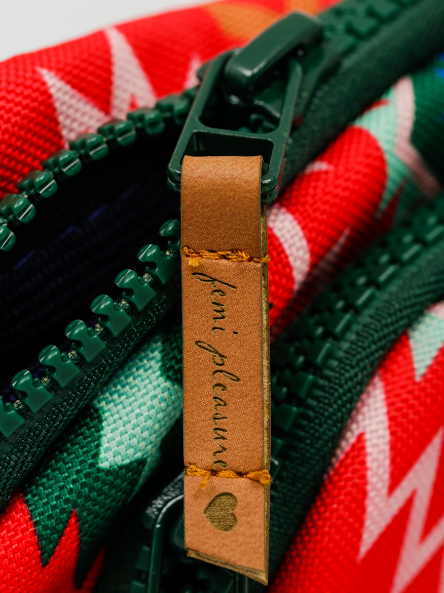 Femi Pleasure Ledvinka Kivito Wmn (azt)