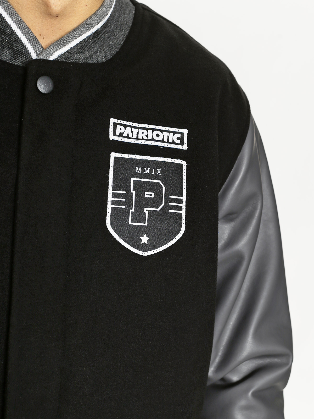 Patriotic Bunda Shield (black/grey)