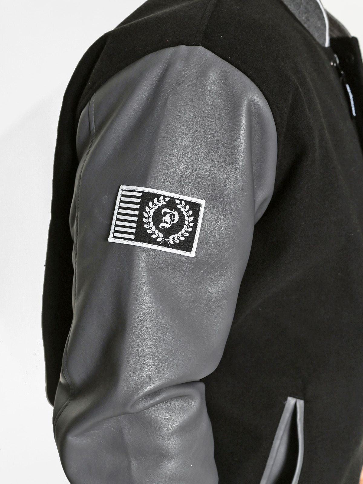 Patriotic Bunda Shield (black/grey)