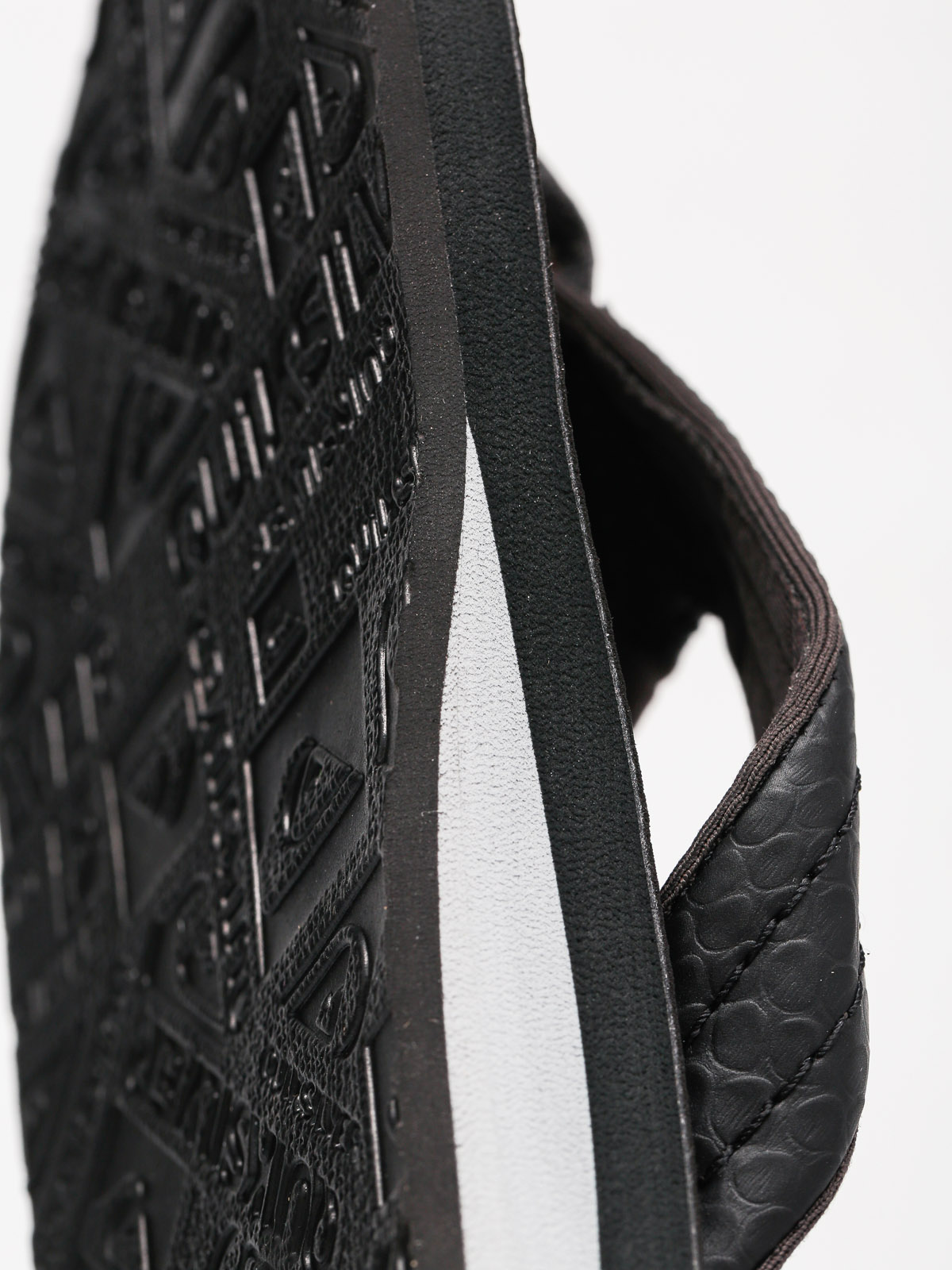 Plážovky Quiksilver Carver Nubuck (black/black/grey)