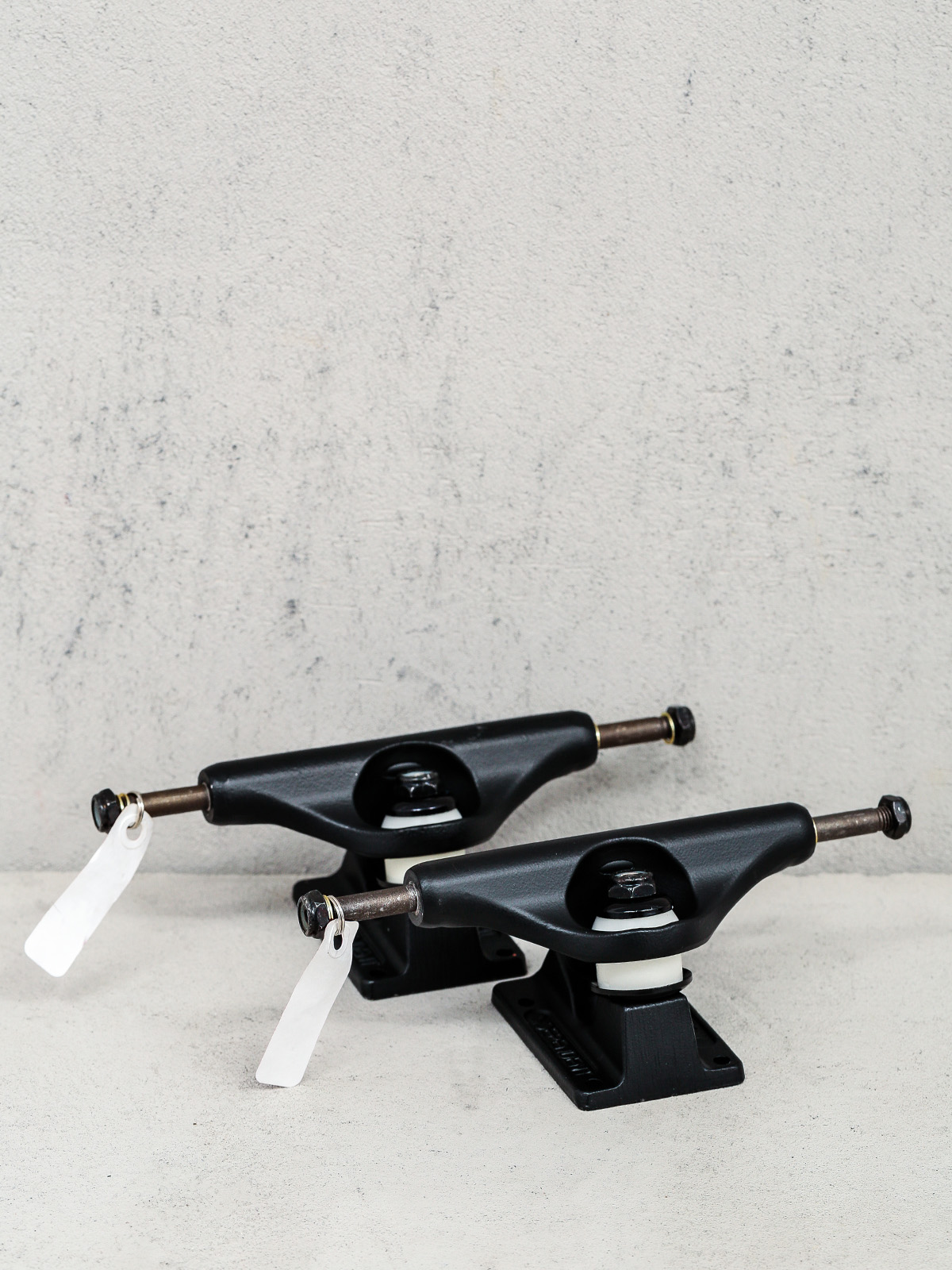 Trucky Independent Leo Romero Gc Hollow (black)