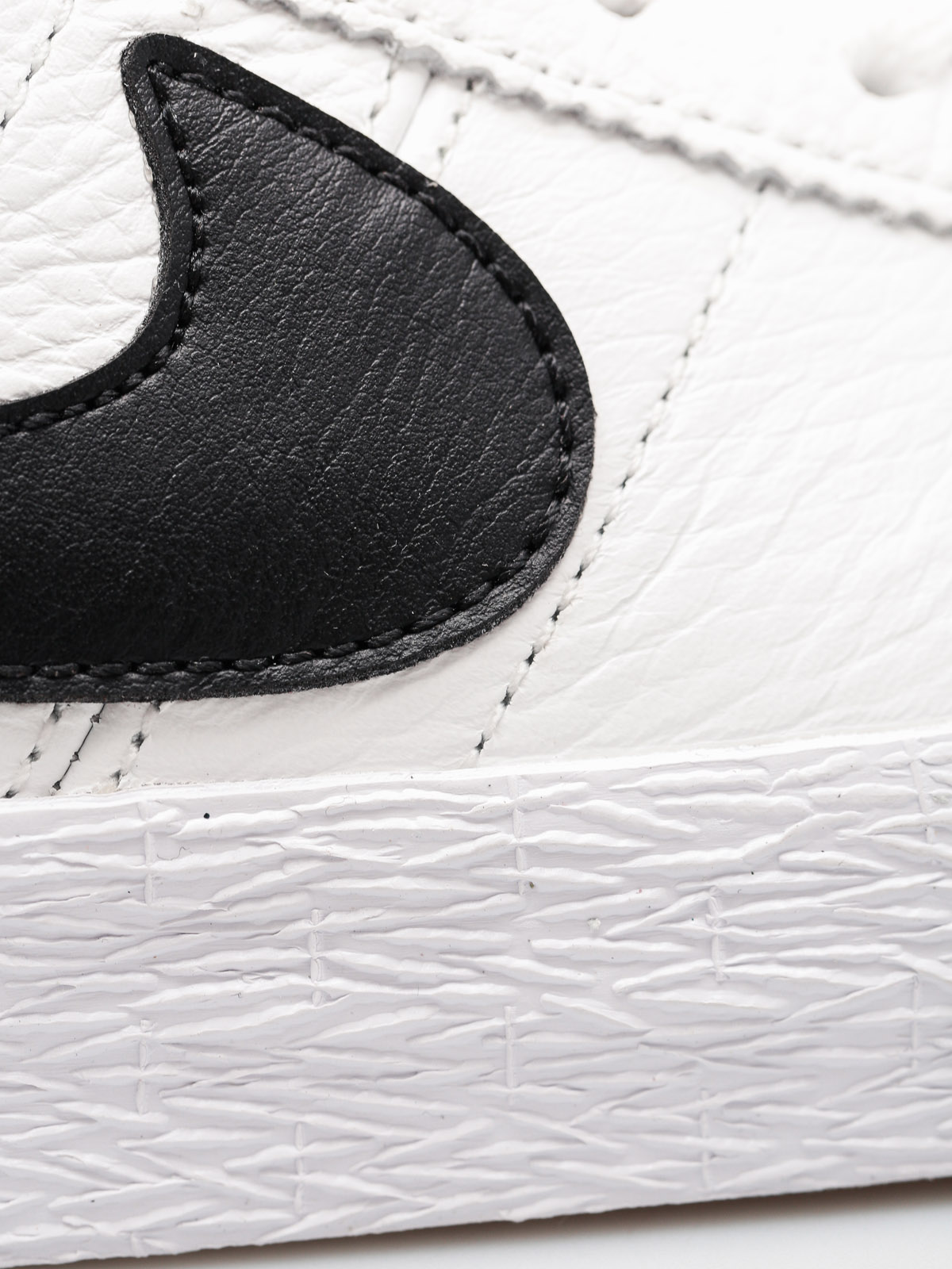 Boty Nike SB Bruin Zoom Prm Se (summit white/black white)