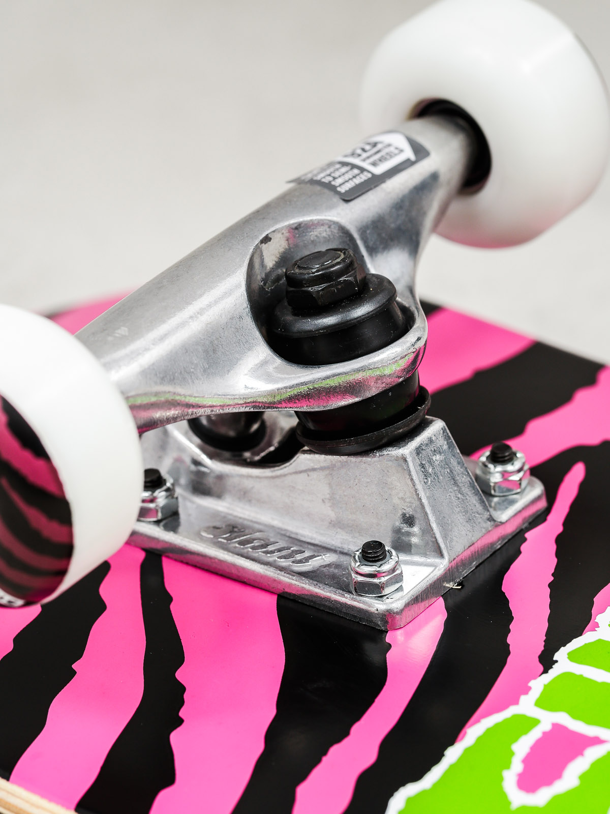 Enjoi Skateboard Zebra Punk Yth (pink)