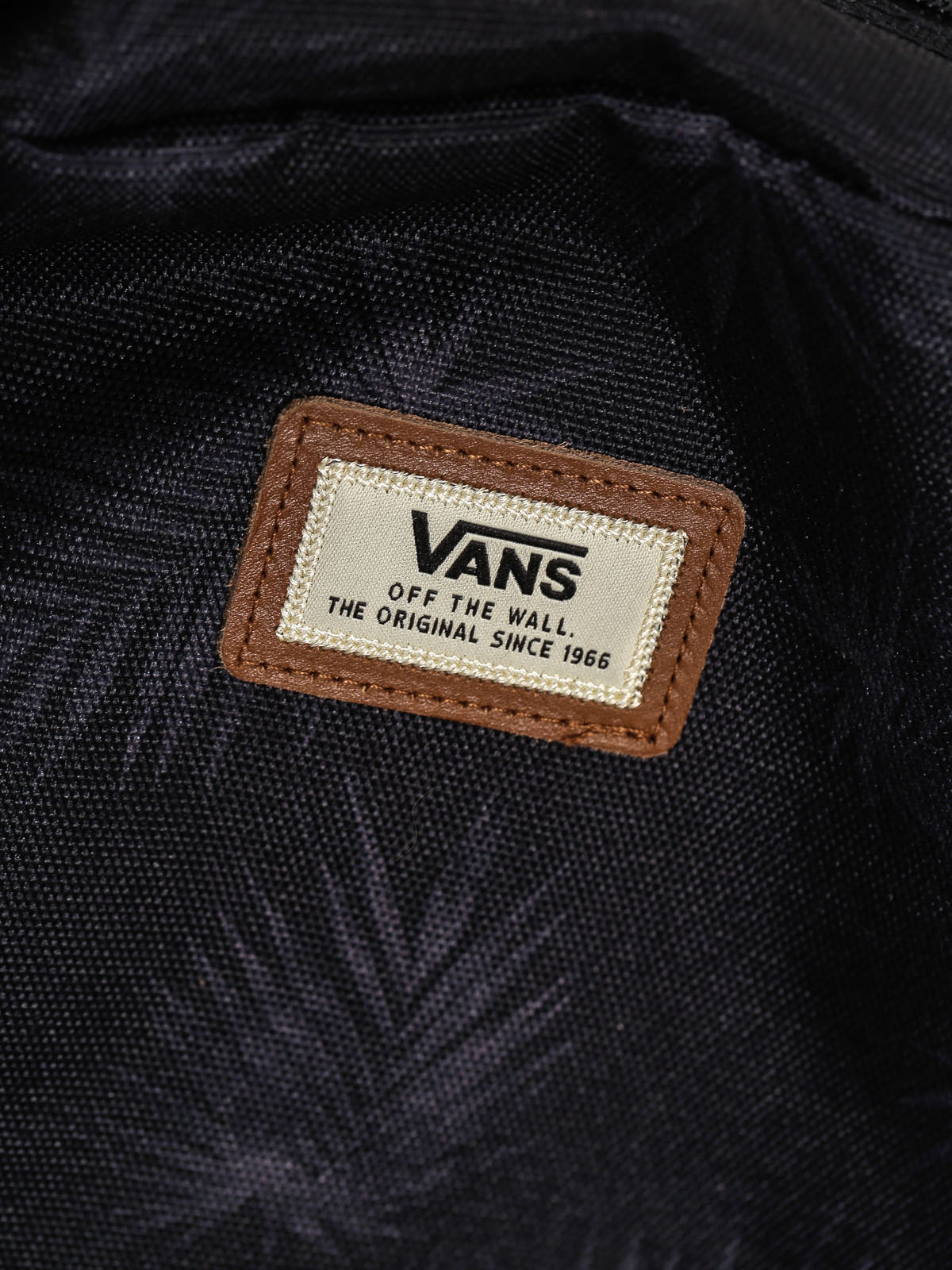 Batoh Vans Old Skool II (black/tonal palm)