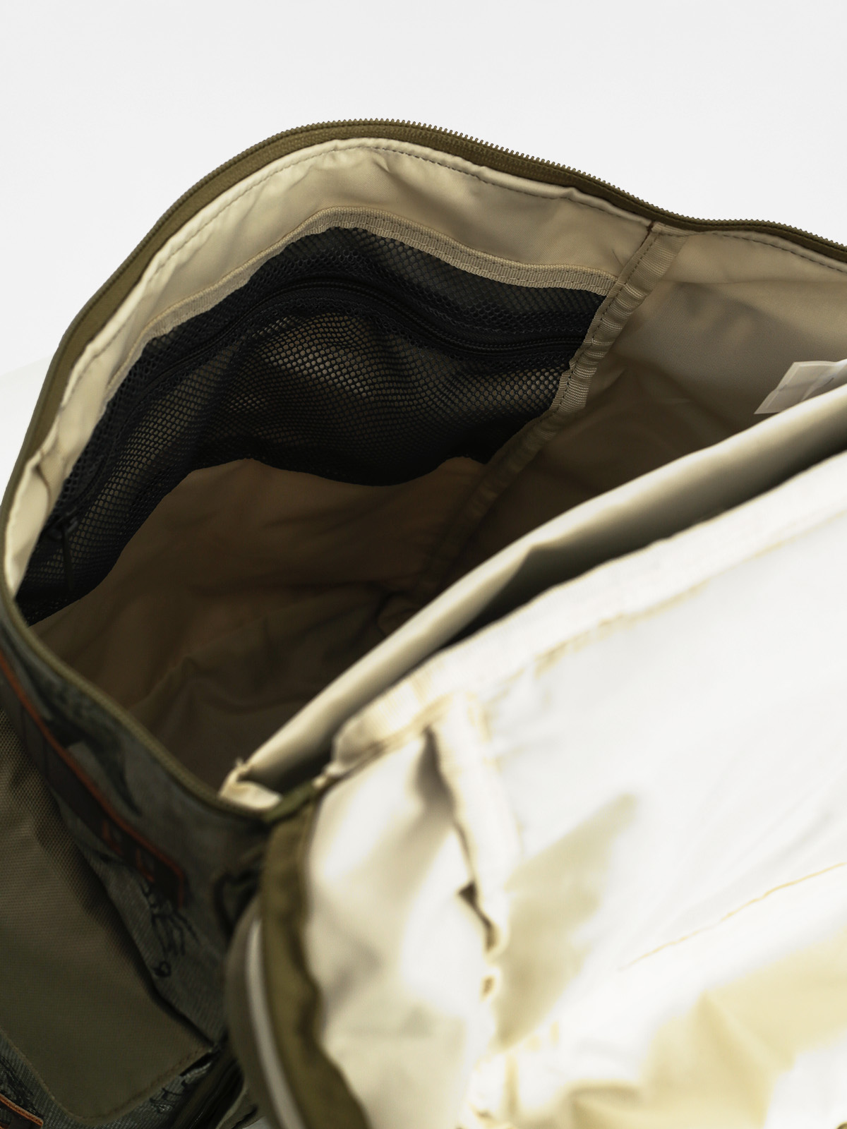 Batoh Burton Annex (artifact print)