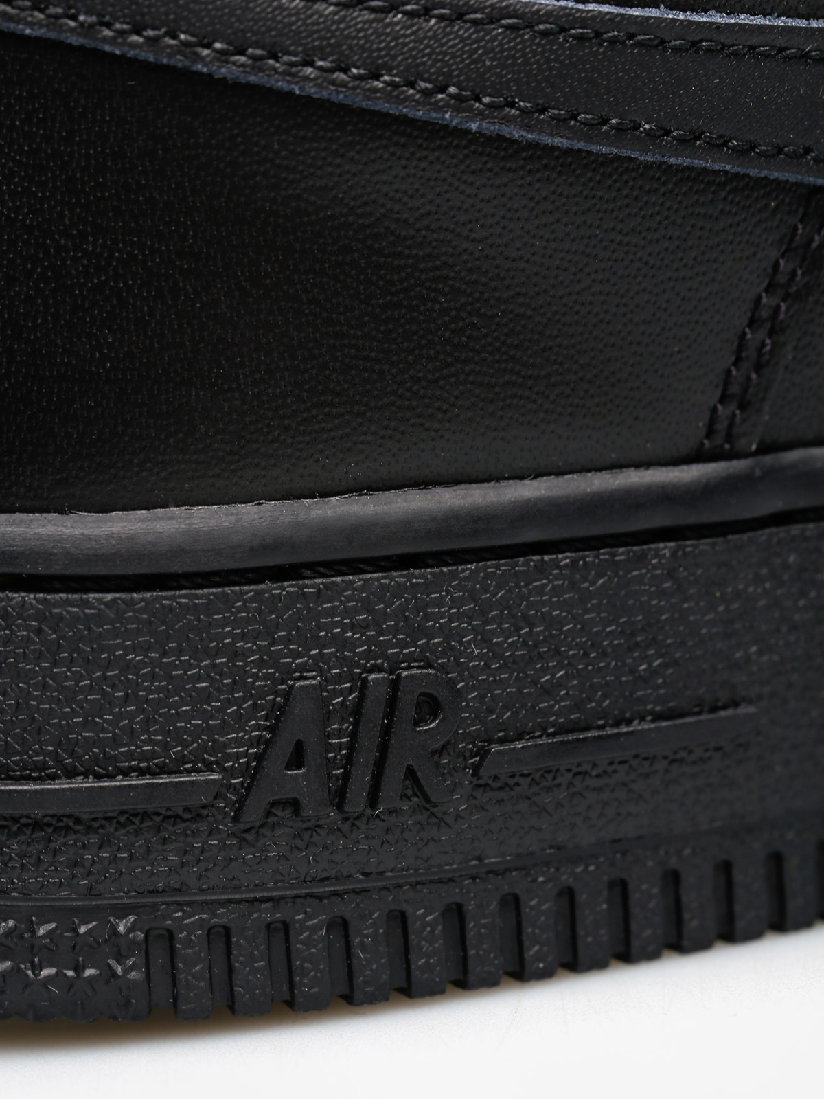 Boty Nike Air Force 1 07 Wmn (black/black)