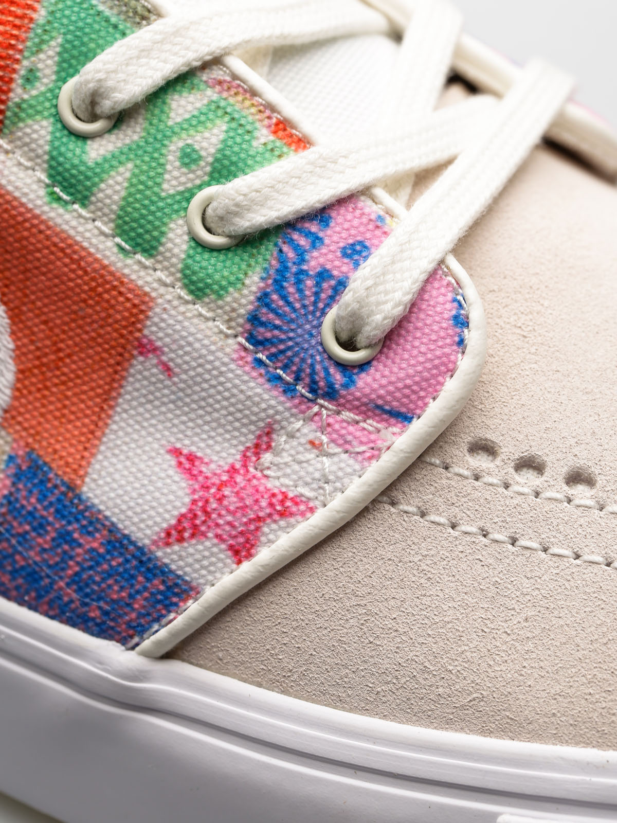 Boty Nike SB Zoom Stefan Janoski (sail/white multi color metallic gold)
