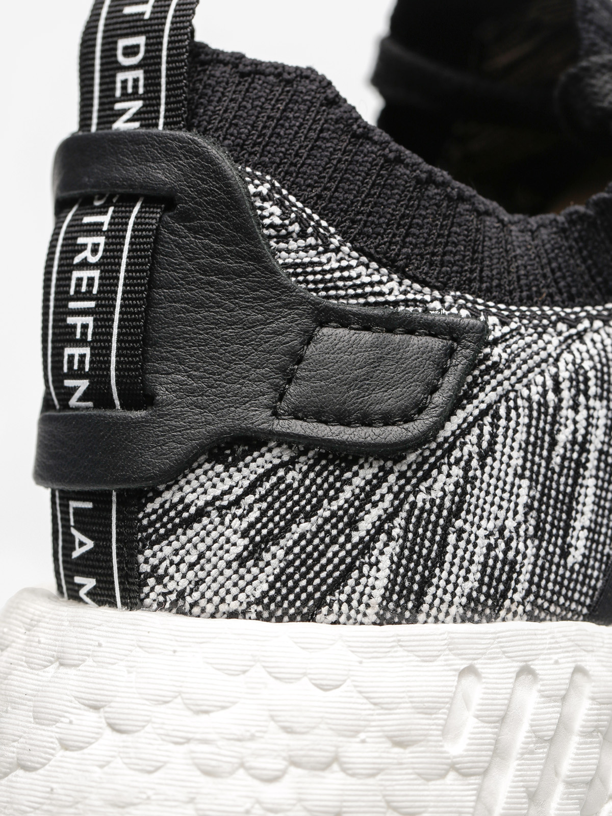 Boty adidas Nmd R2 Pk (core black/core black/ftwr white)