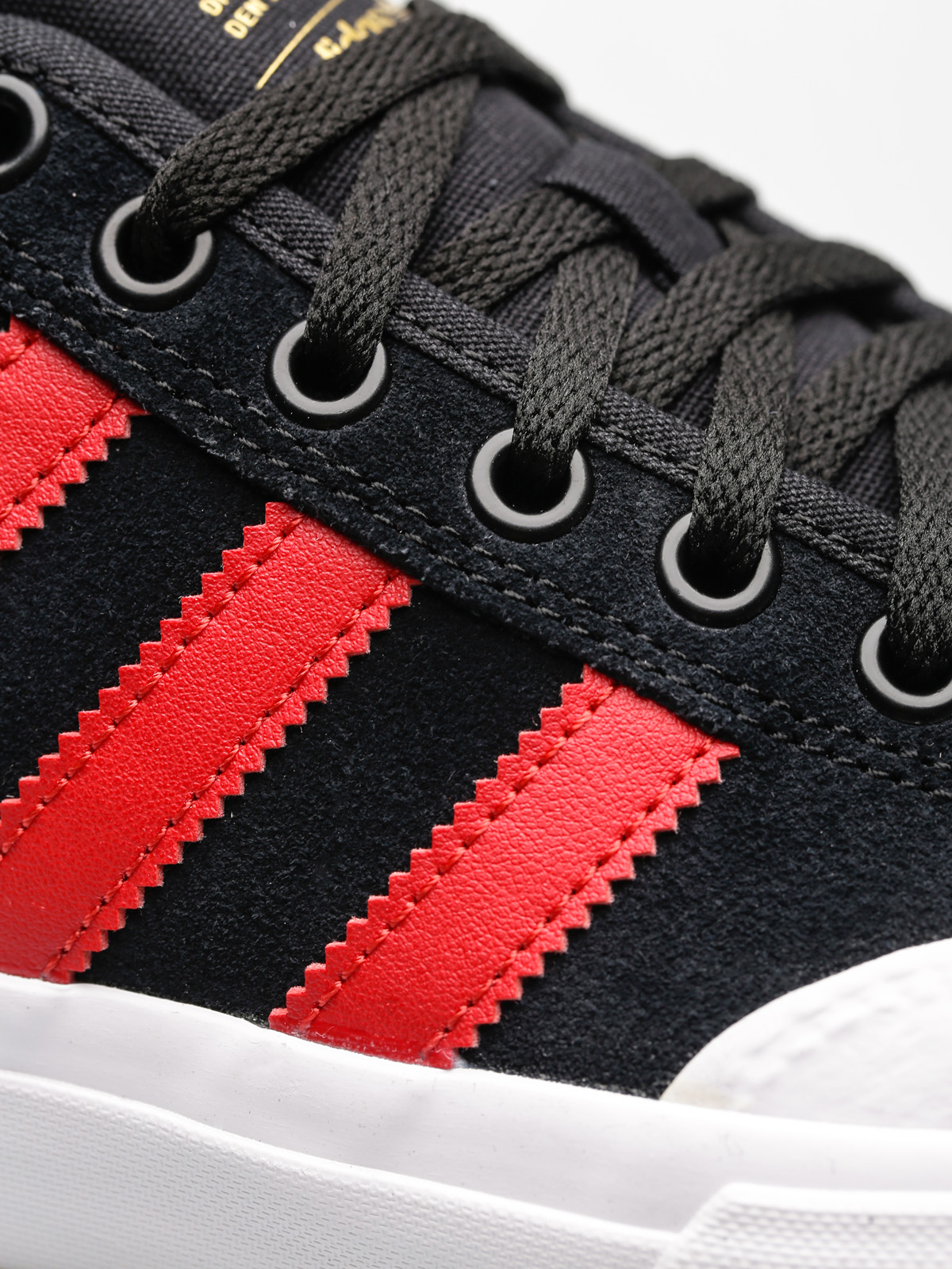 Boty adidas Matchcourt (core black/scarlet/ftwr white)