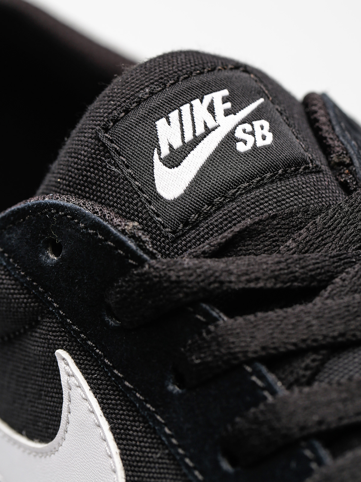 Boty Nike SB Nike Sb Satire II (black/white)
