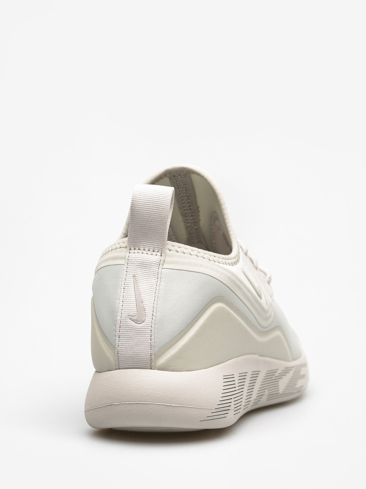 Boty Nike Lunarcharge Essential Wmn (light bone/light bone cool grey)