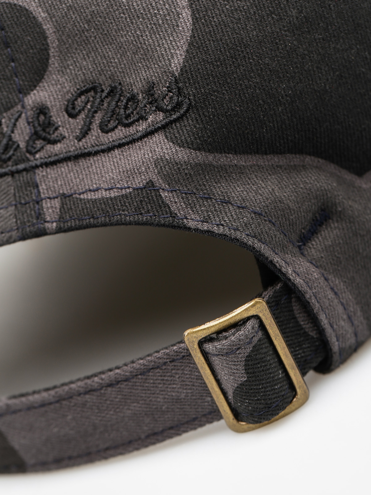 Kšiltovka  Mitchell & Ness Camo Slouch ZD (black camo)