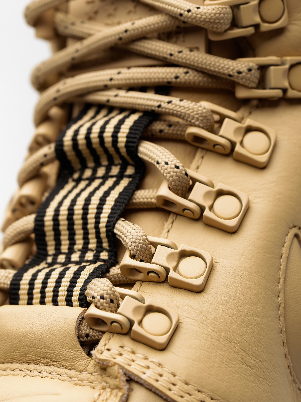 Boty Nike Lunar Force 1 17 Duckboot (linen/linen khaki)