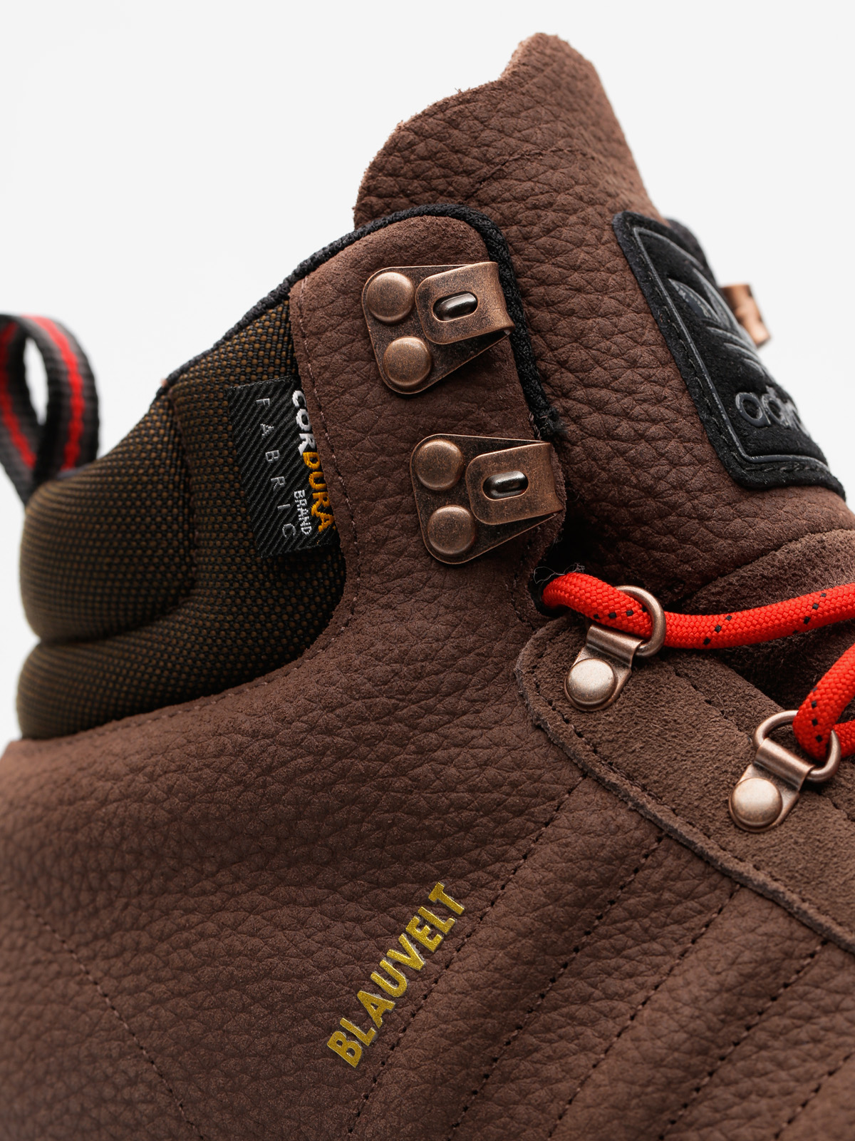 Zimní boty adidas Jake Boot 2.0 (brown/scarle/cblack)