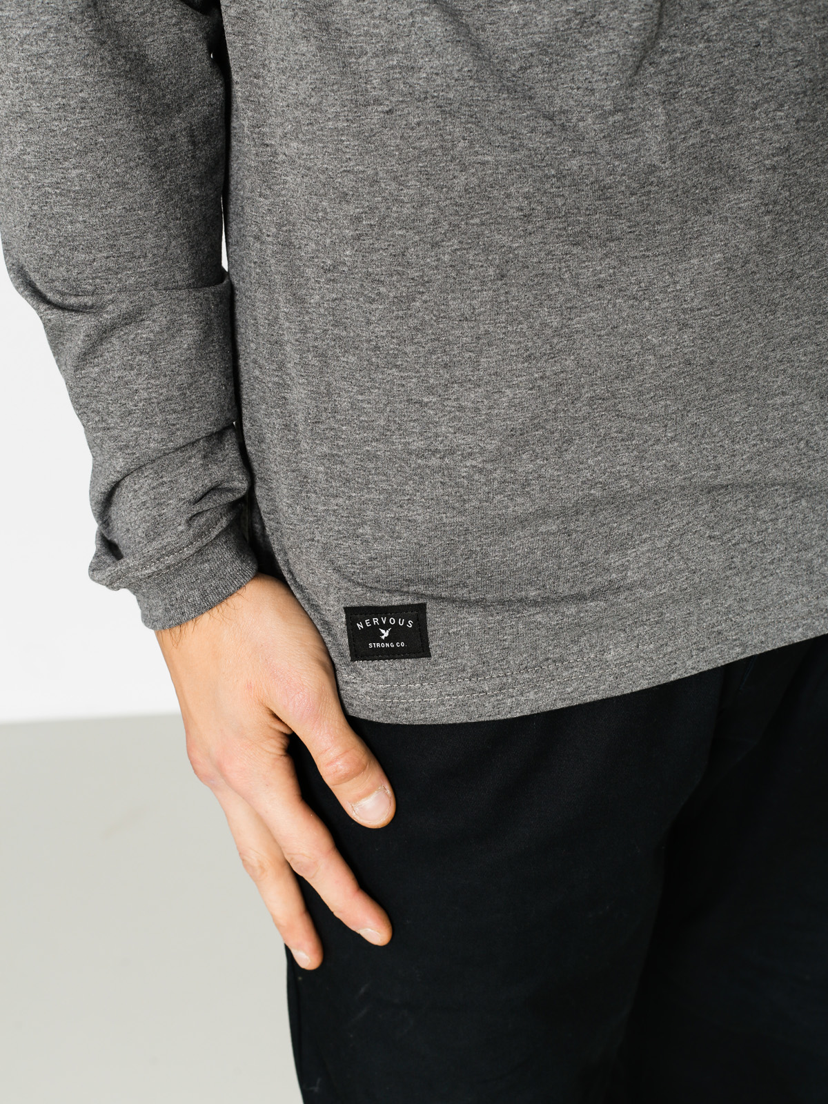 Nervous Longsleeve Brand Box (graphite)