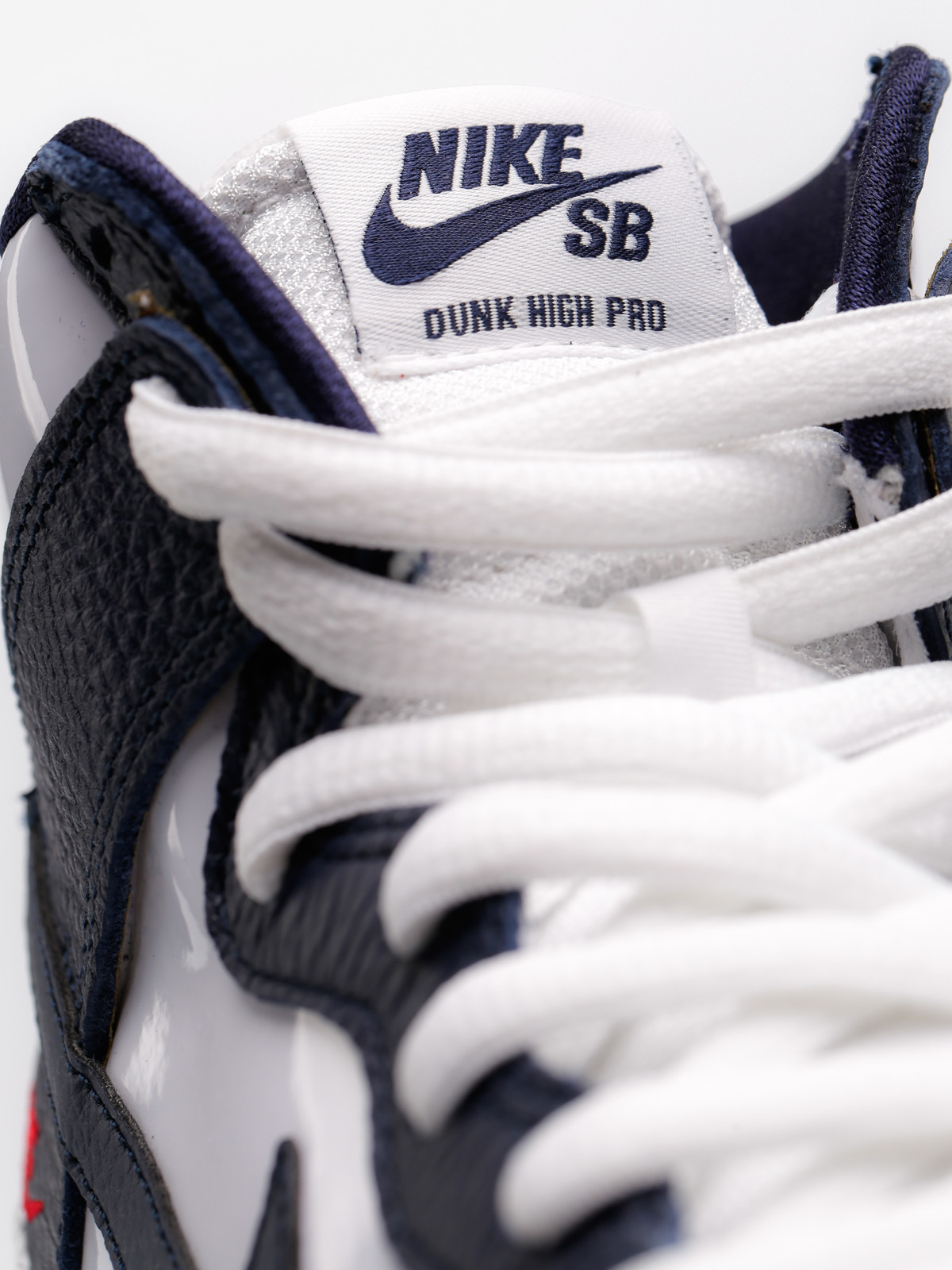 Boty Nike SB Sb Zoom Dunk High Pro (obsidian/obsidian white university red)