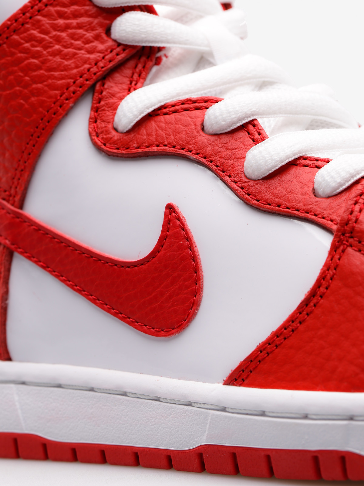 Boty Nike SB Sb Zoom Dunk High Pro (university red/university red white)