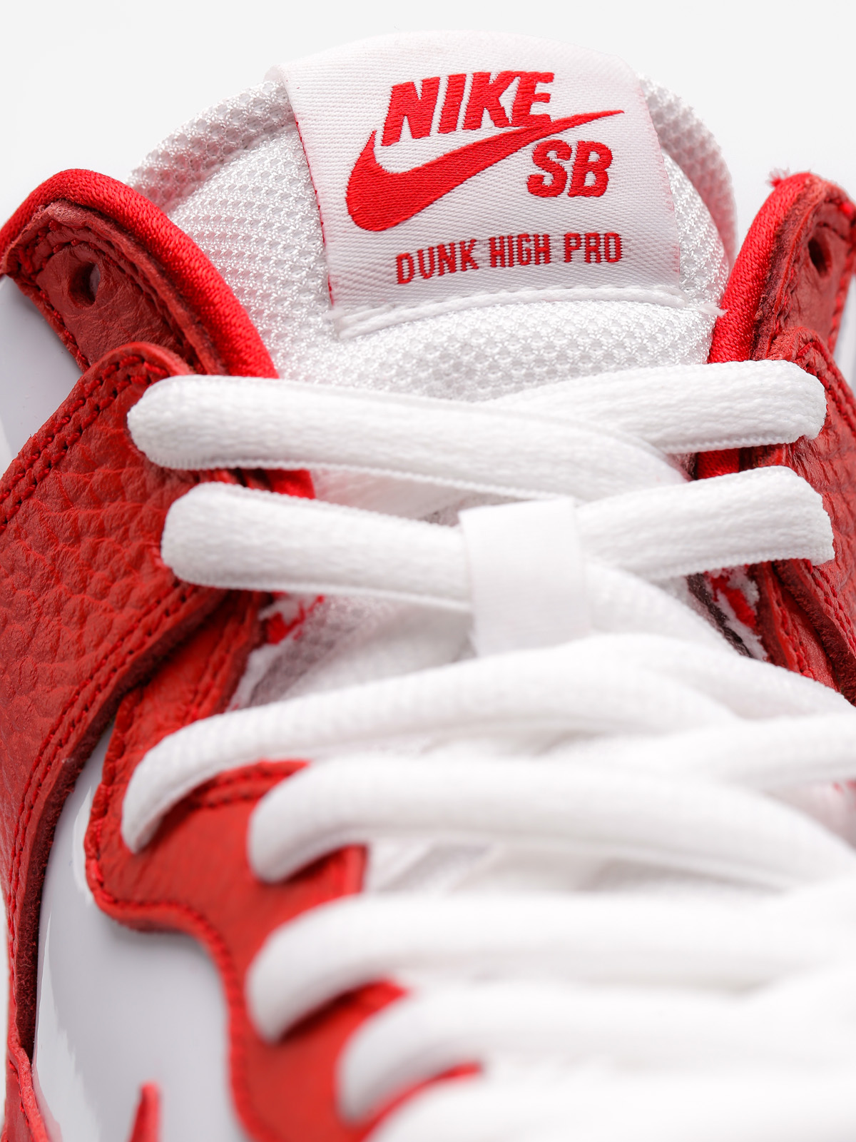Boty Nike SB Sb Zoom Dunk High Pro (university red/university red white)
