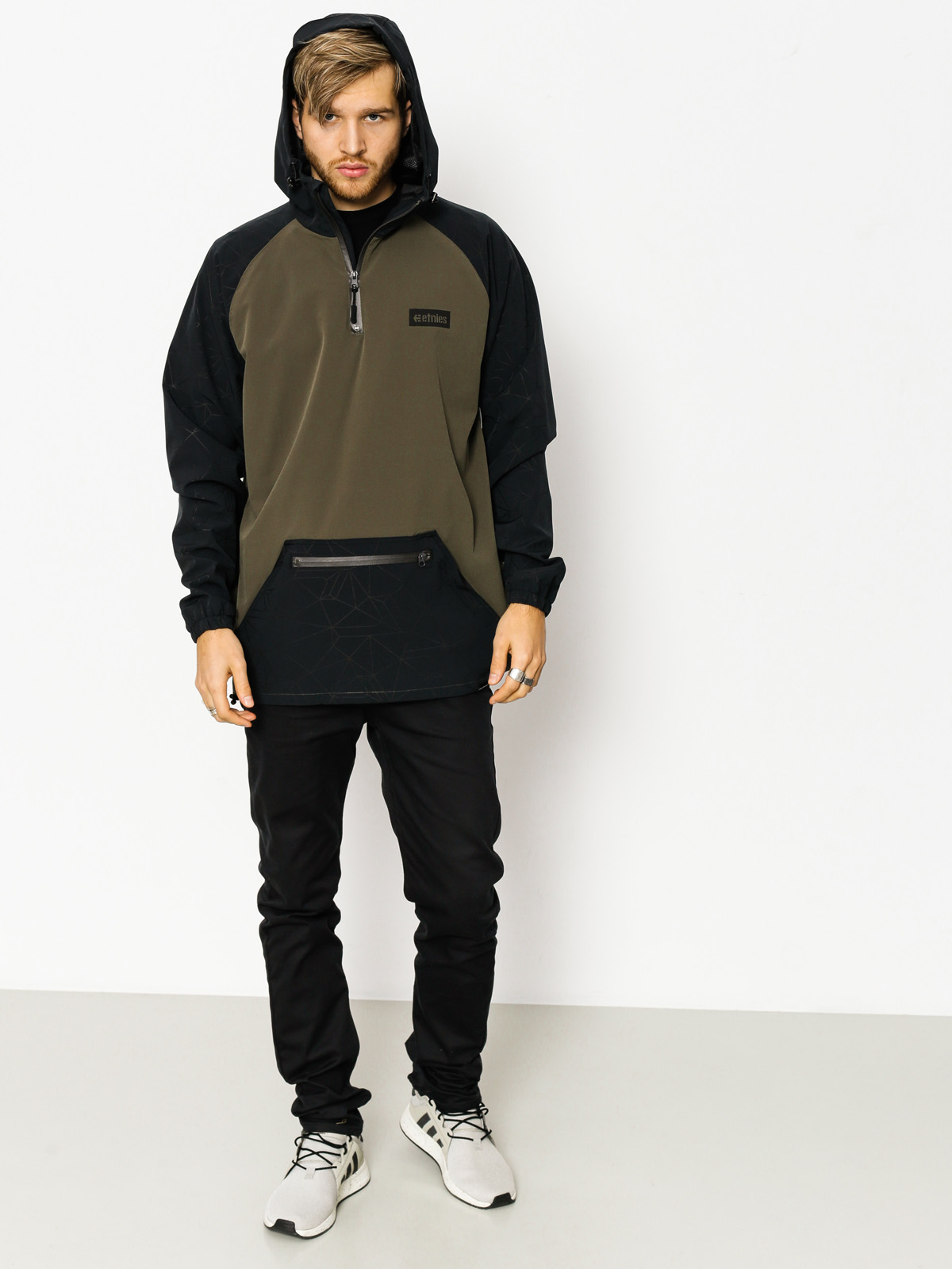 etnies packed anorak