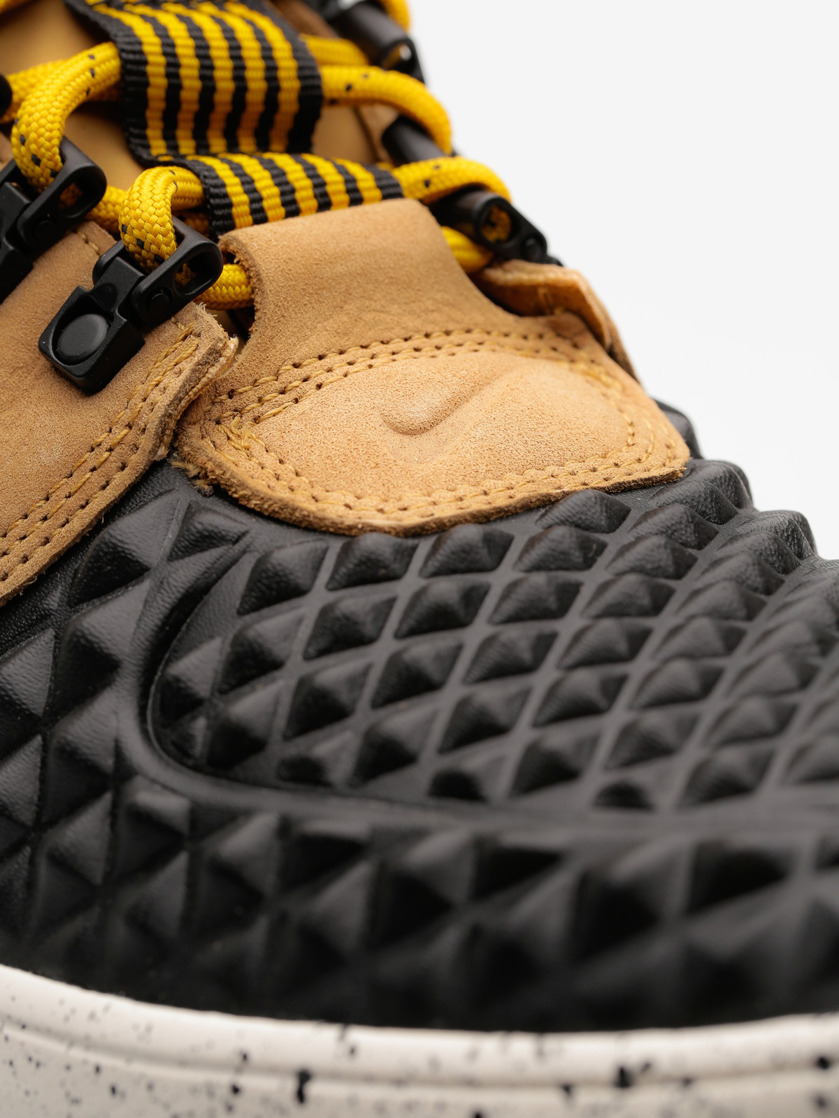 Boty Nike Lunar Force 1 17 Duckboot (metallic gold/black light bone)